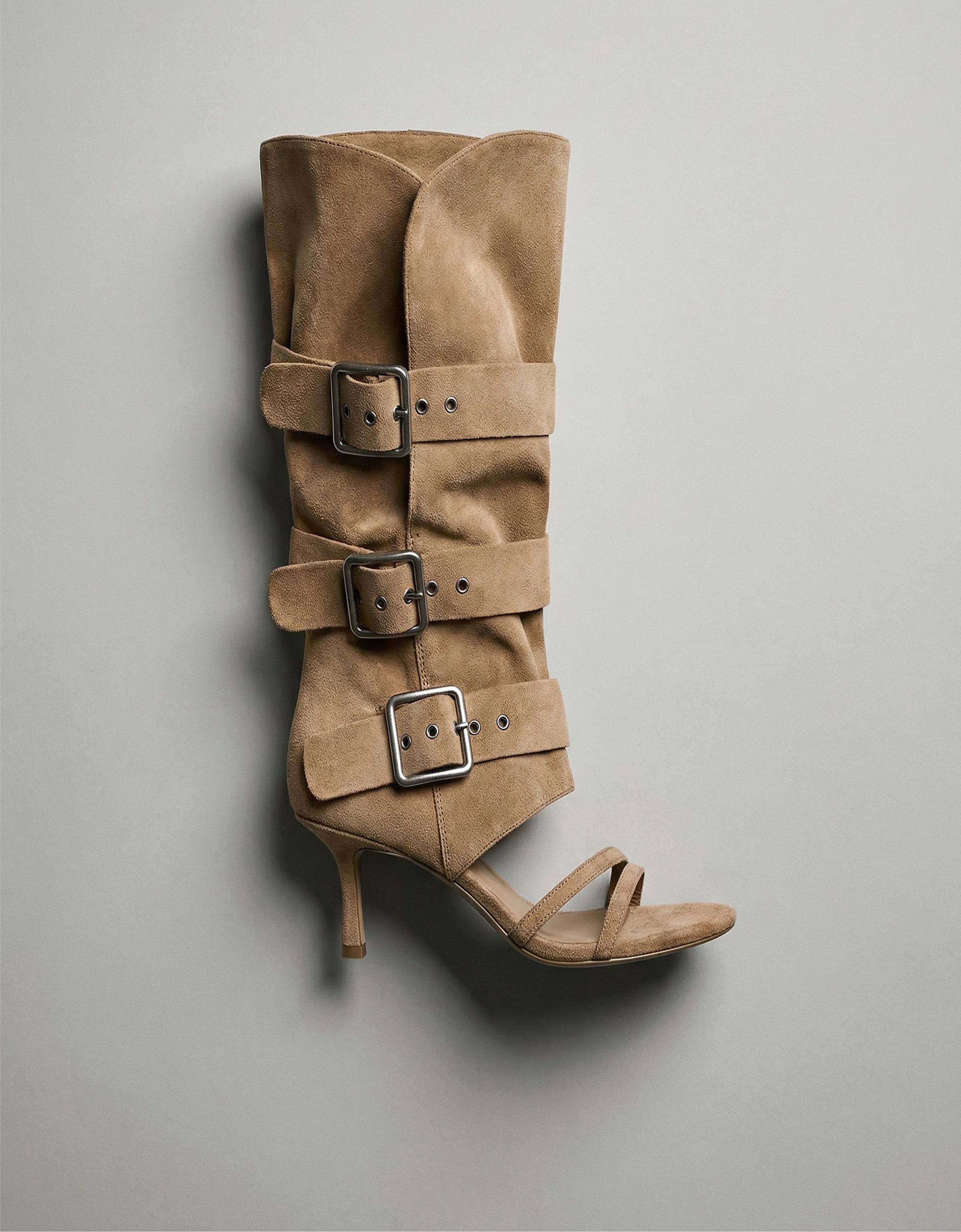 Heeled trousers sandals with buckles — BEIGE