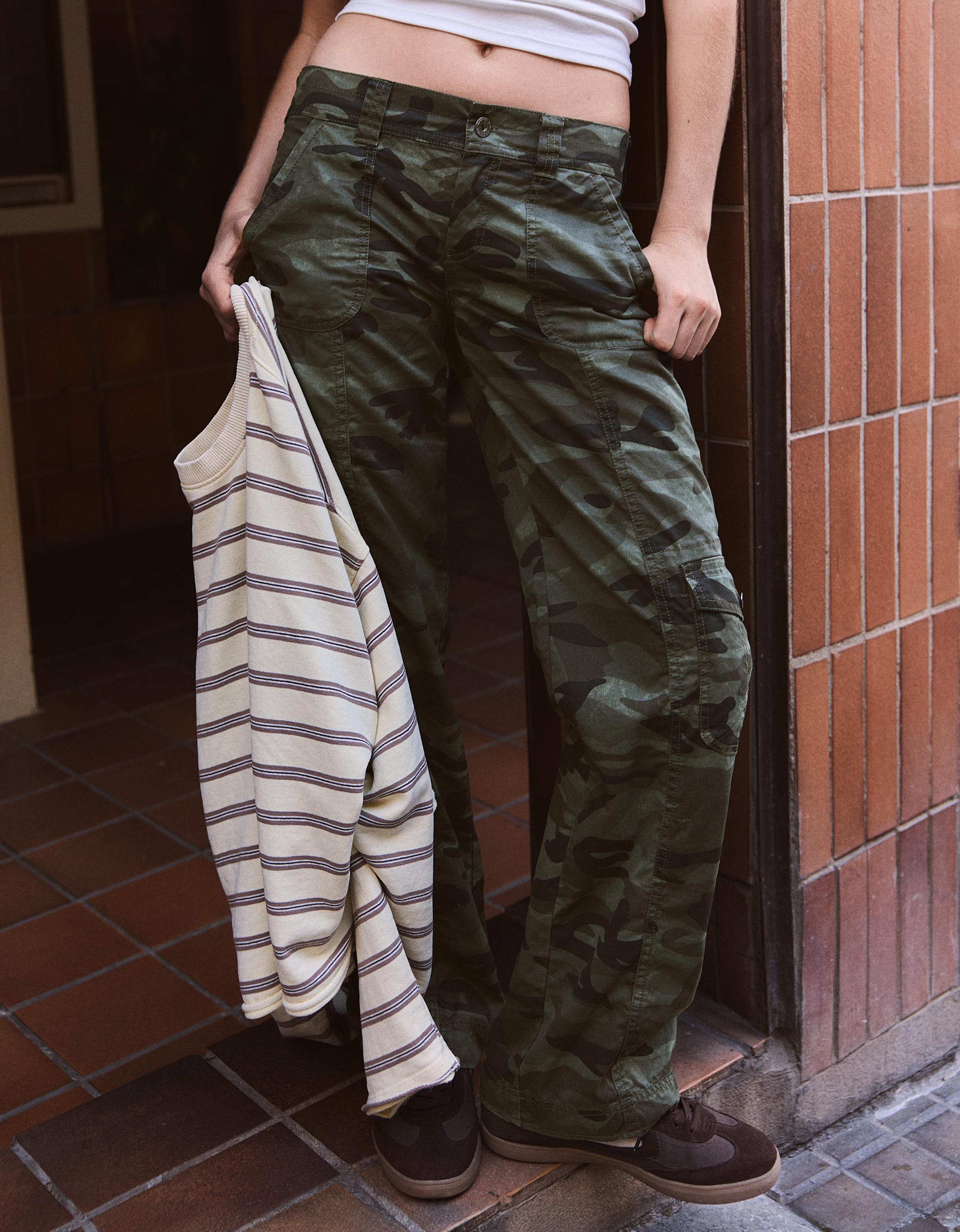 Bershka Baskılı straight kargo pantolon görsel 8