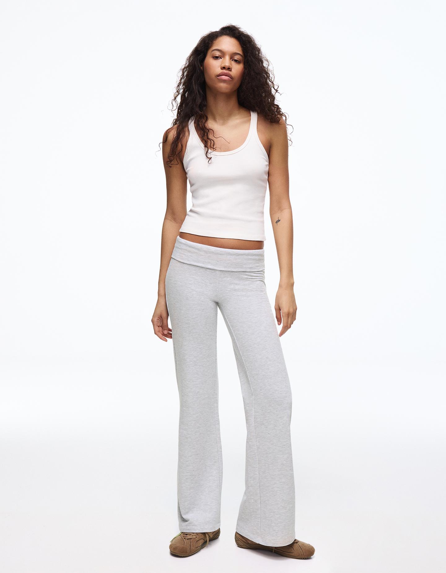Bershka Pantaloni Felpati Flare Con Toppa Donna M Grigio