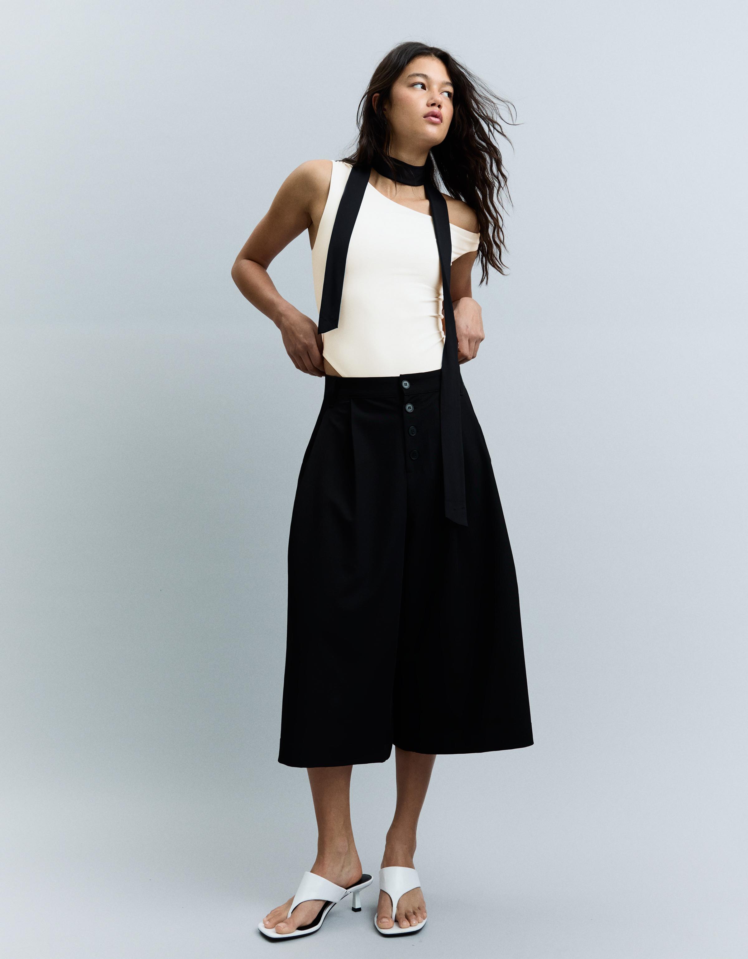 Asimetrik büzgülü askılı body - Görsel 9