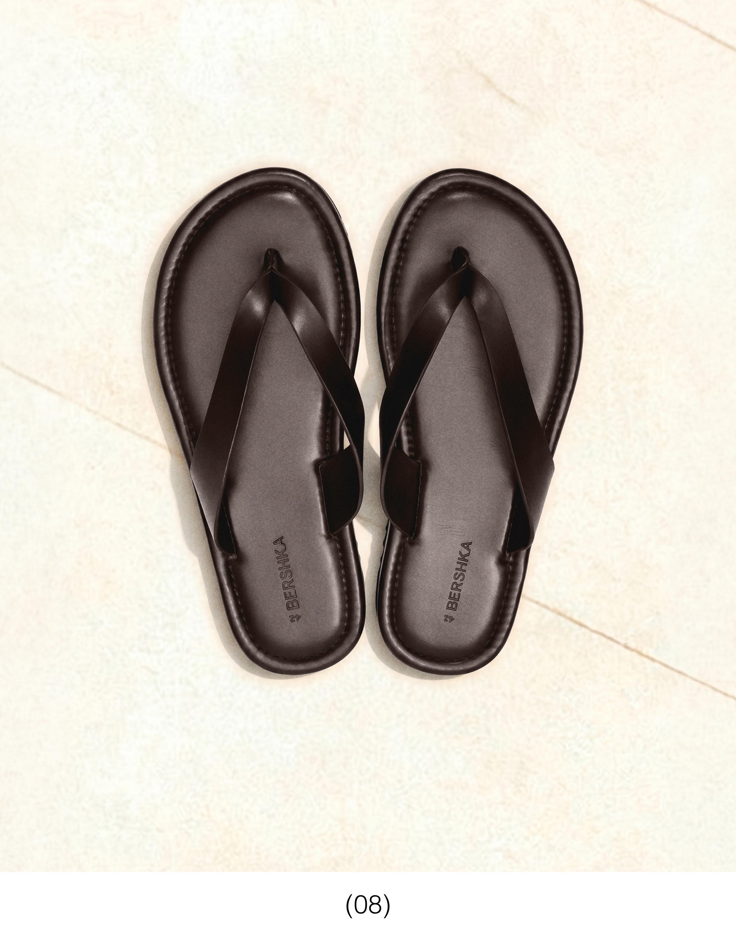 Thong strap sandals — Brown