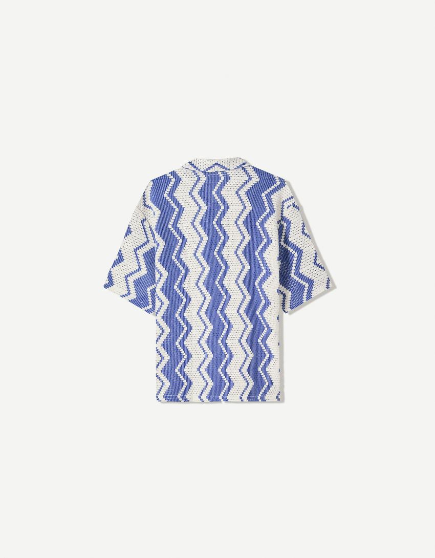 Camisa de manga curta em crochet-Azul
