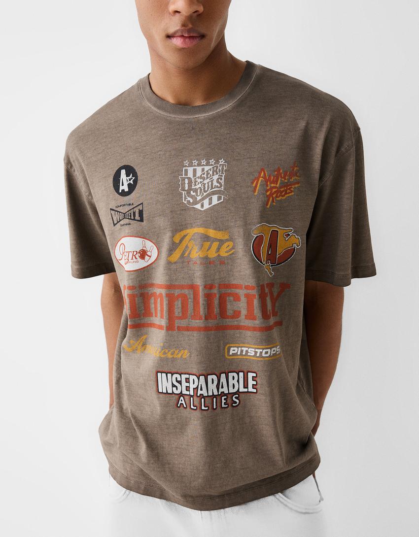 تيشرت بقصّة مربعة وأكمام قصيرة وطبعة-بيج-2