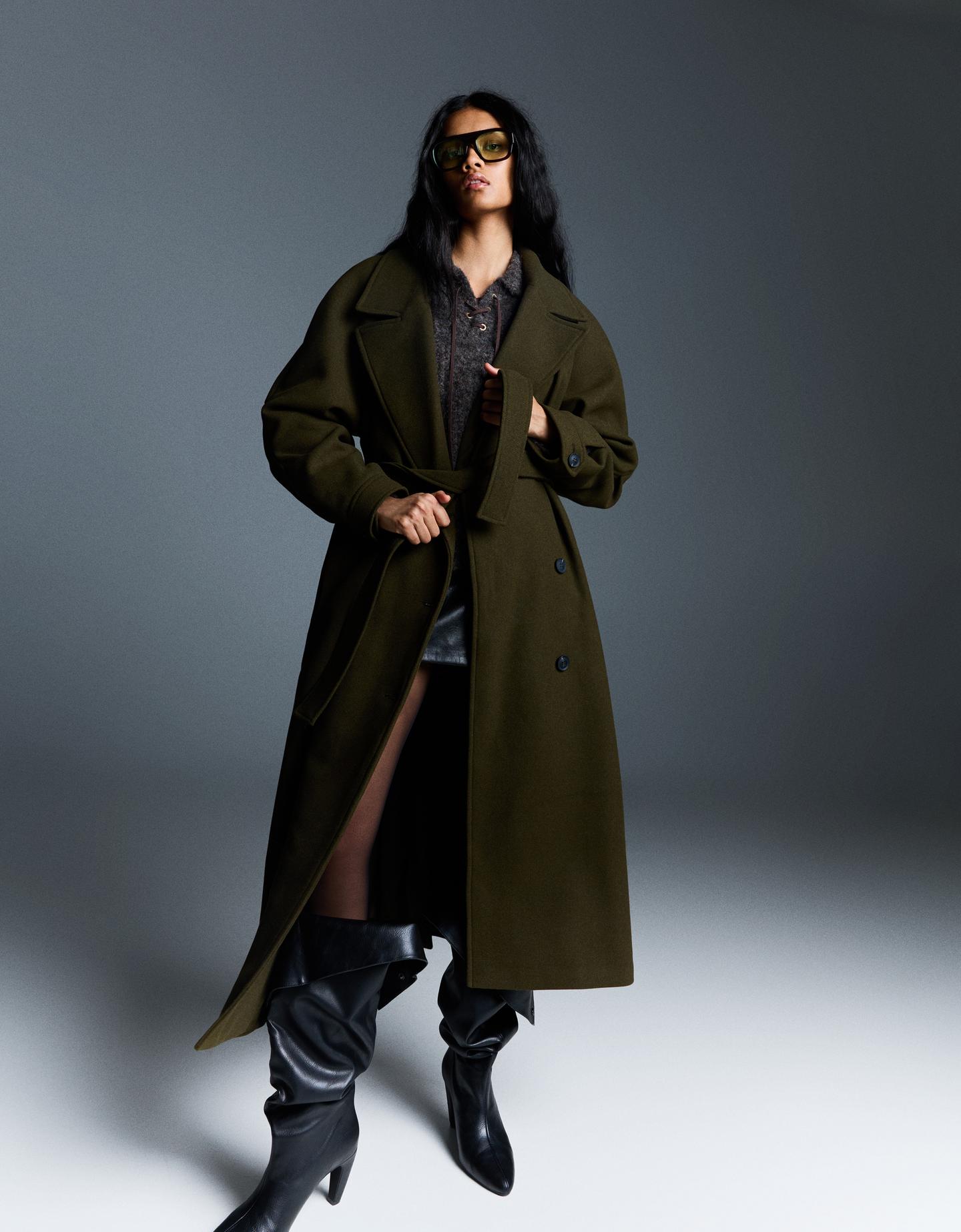 Bershka płaszcz oversize z wełną i paskiem khaki