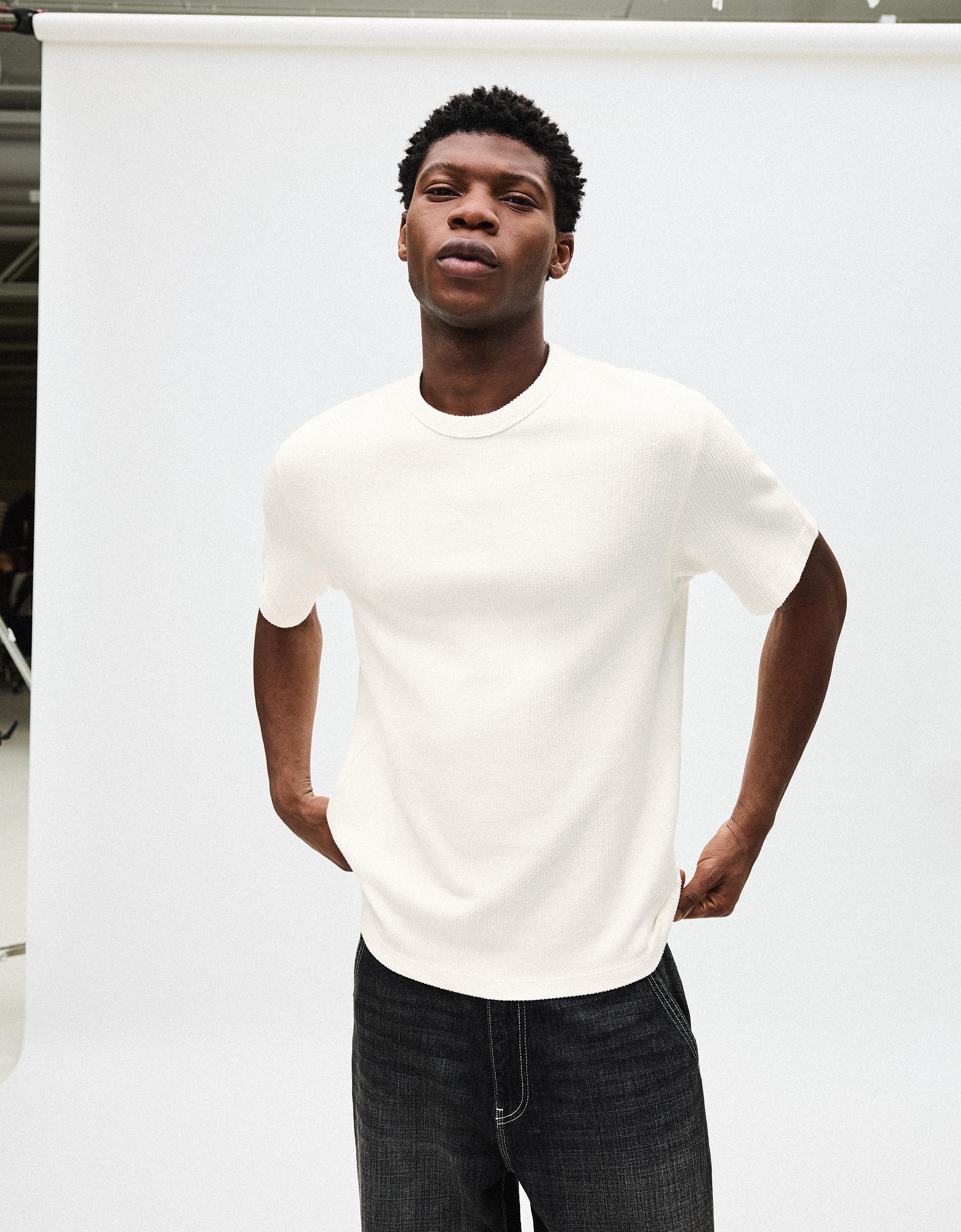 Bershka T-Shirt Mit Kurzen Ärmeln Und Textur Herren Xs Grbrochenes Weiss