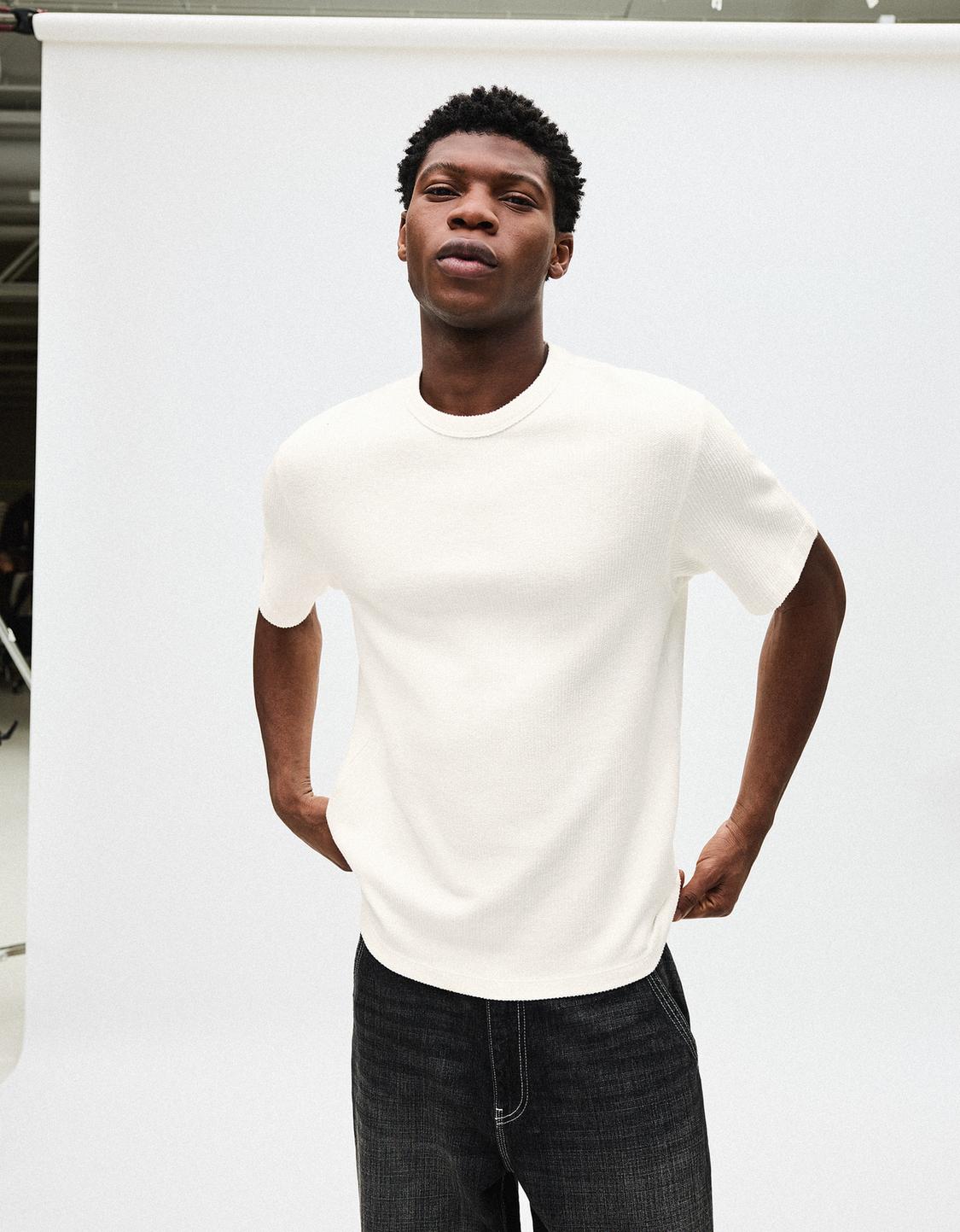 Textured short sleeve T-shirt