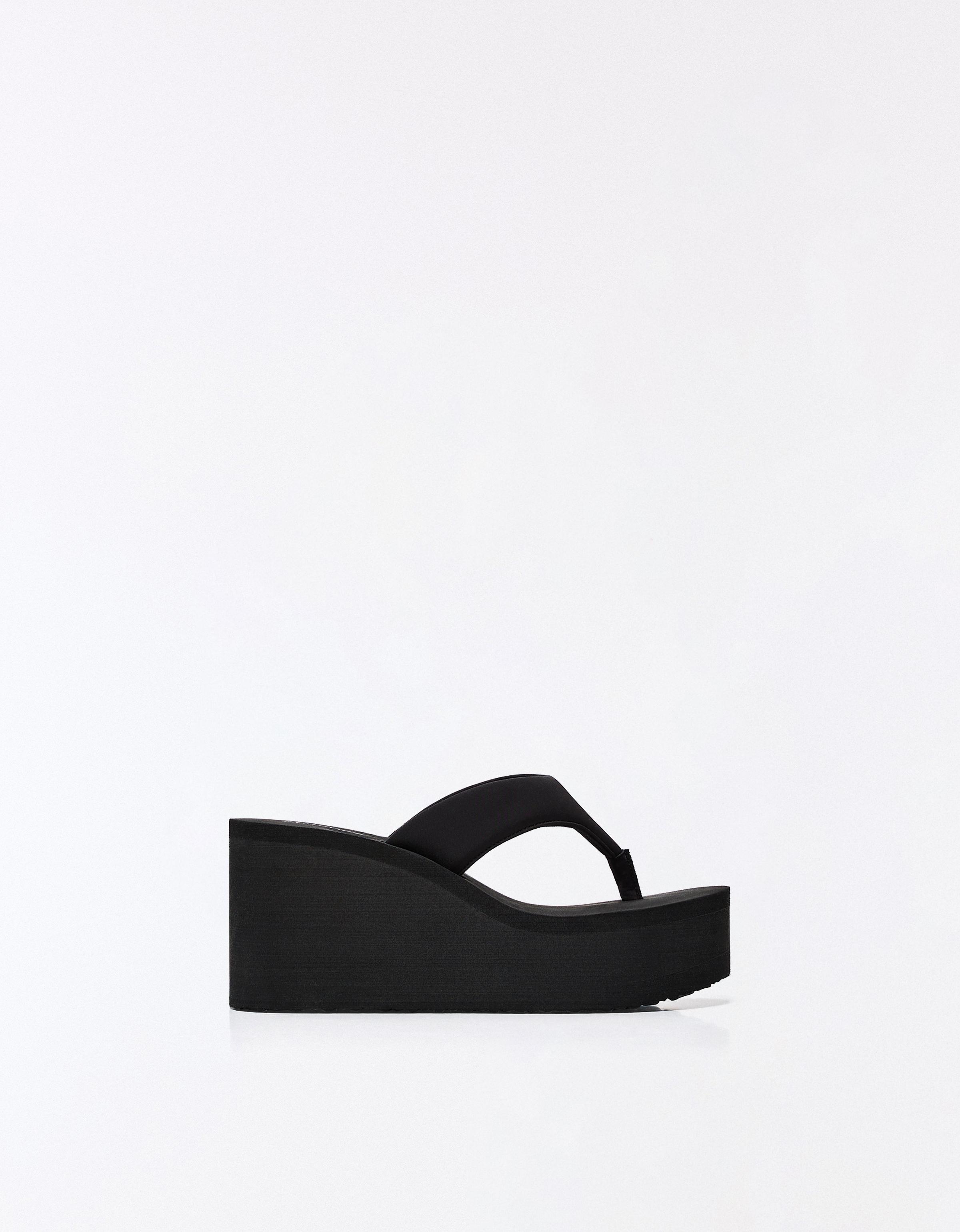 Bershka Sandalia Tacón Thong Plataforma Mujer Negro
