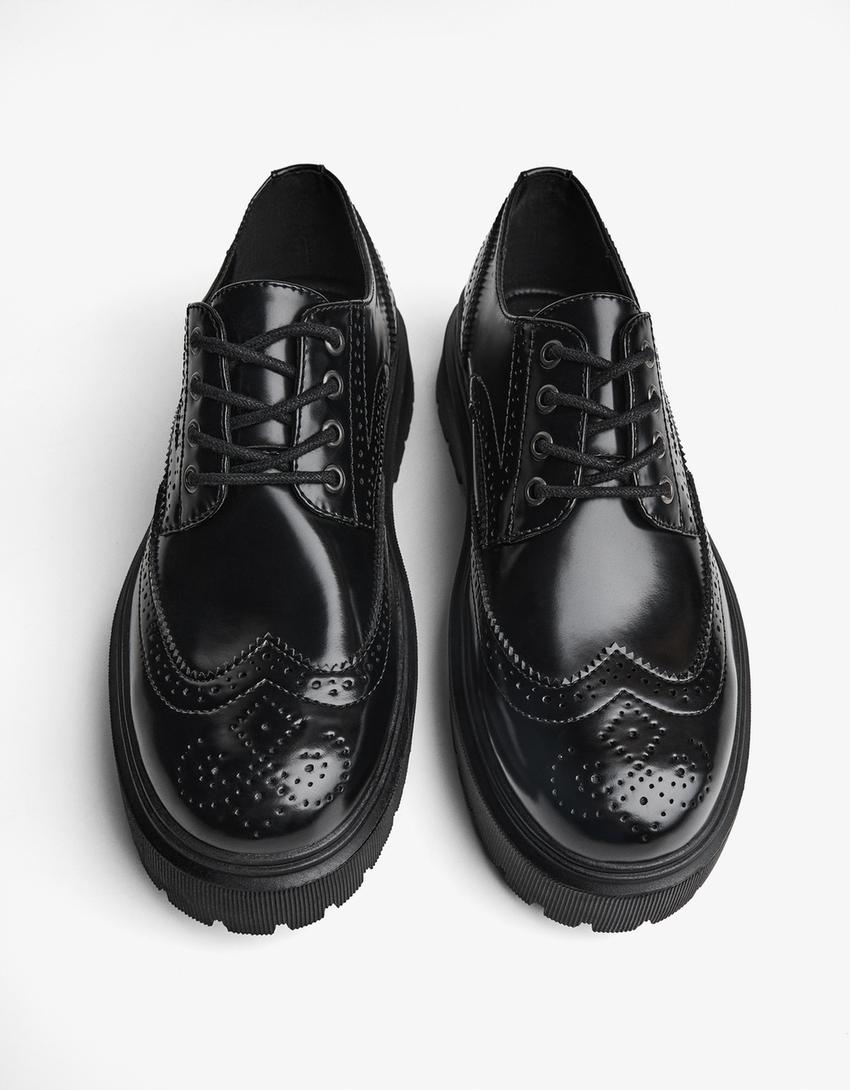 Chaussures de ville perforées-Noir