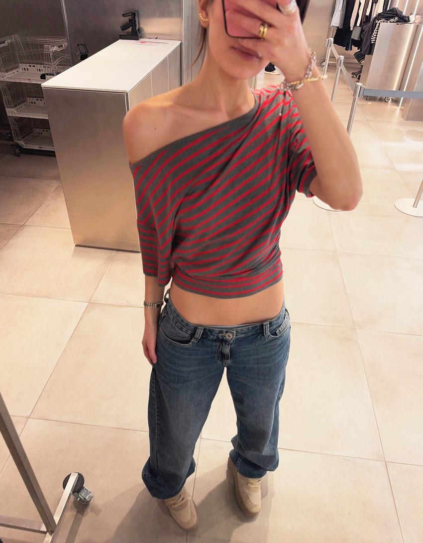 Camiseta de manga curta assimétrica-Vermelho