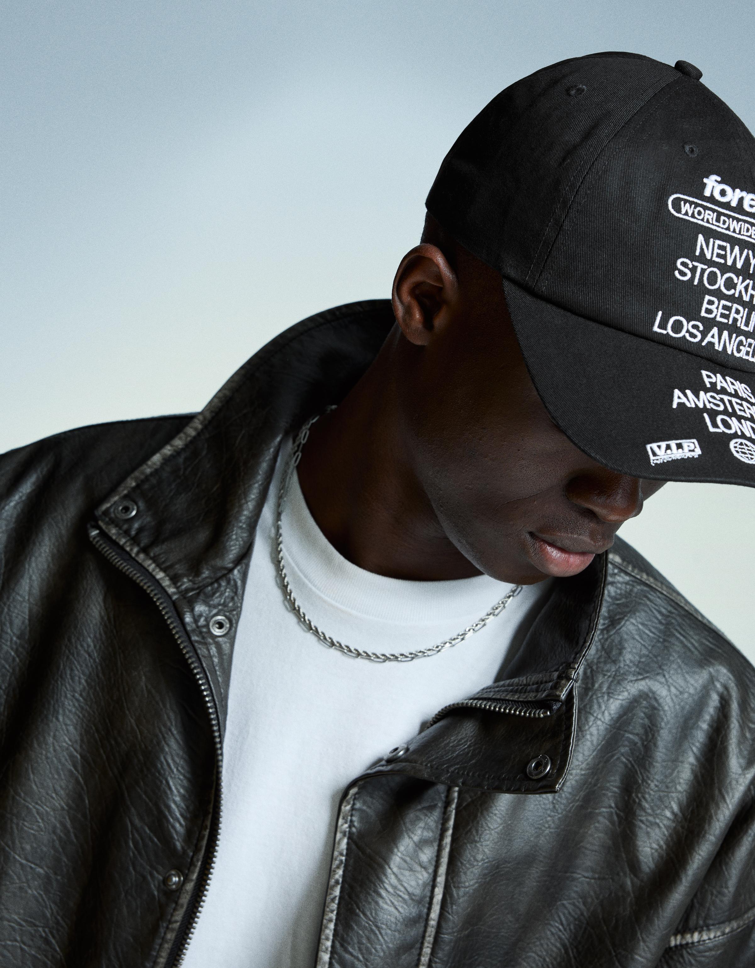 Bershka Bestickte Kappe Herren Schwarz