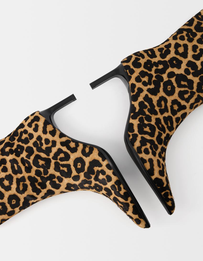 Leopard print LEATHER ankle boots - Women | Bershka