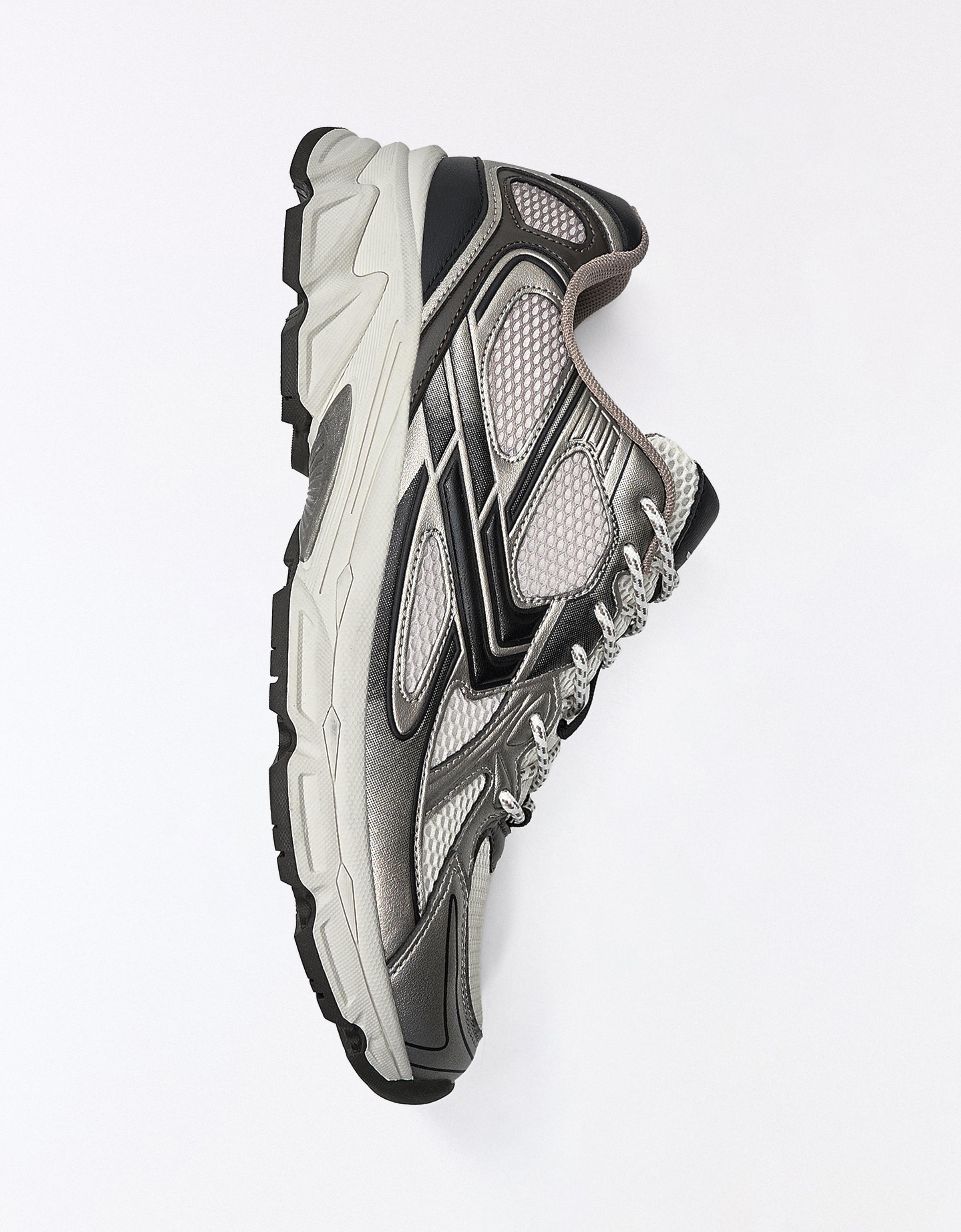 MULTI-PIECE TRAINERS — Brown