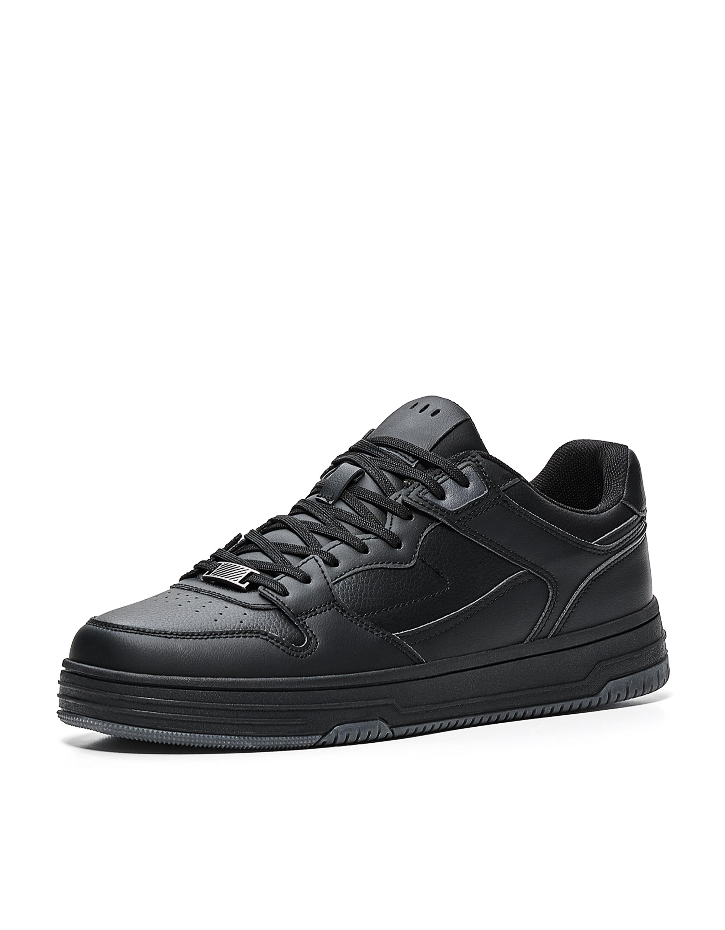 BASIC TRAINERS — BLACK