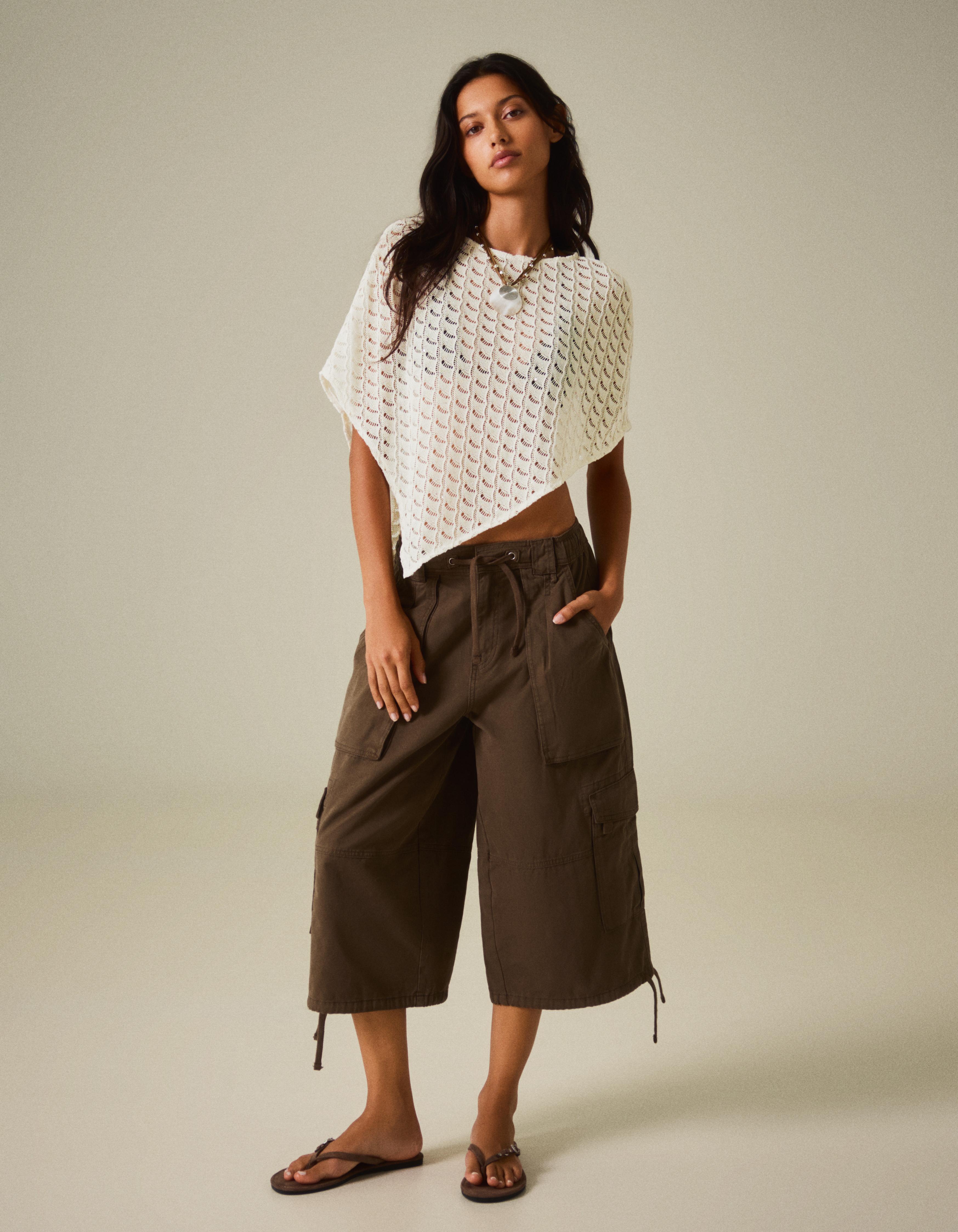 Asymmetric crochet cape — Cream