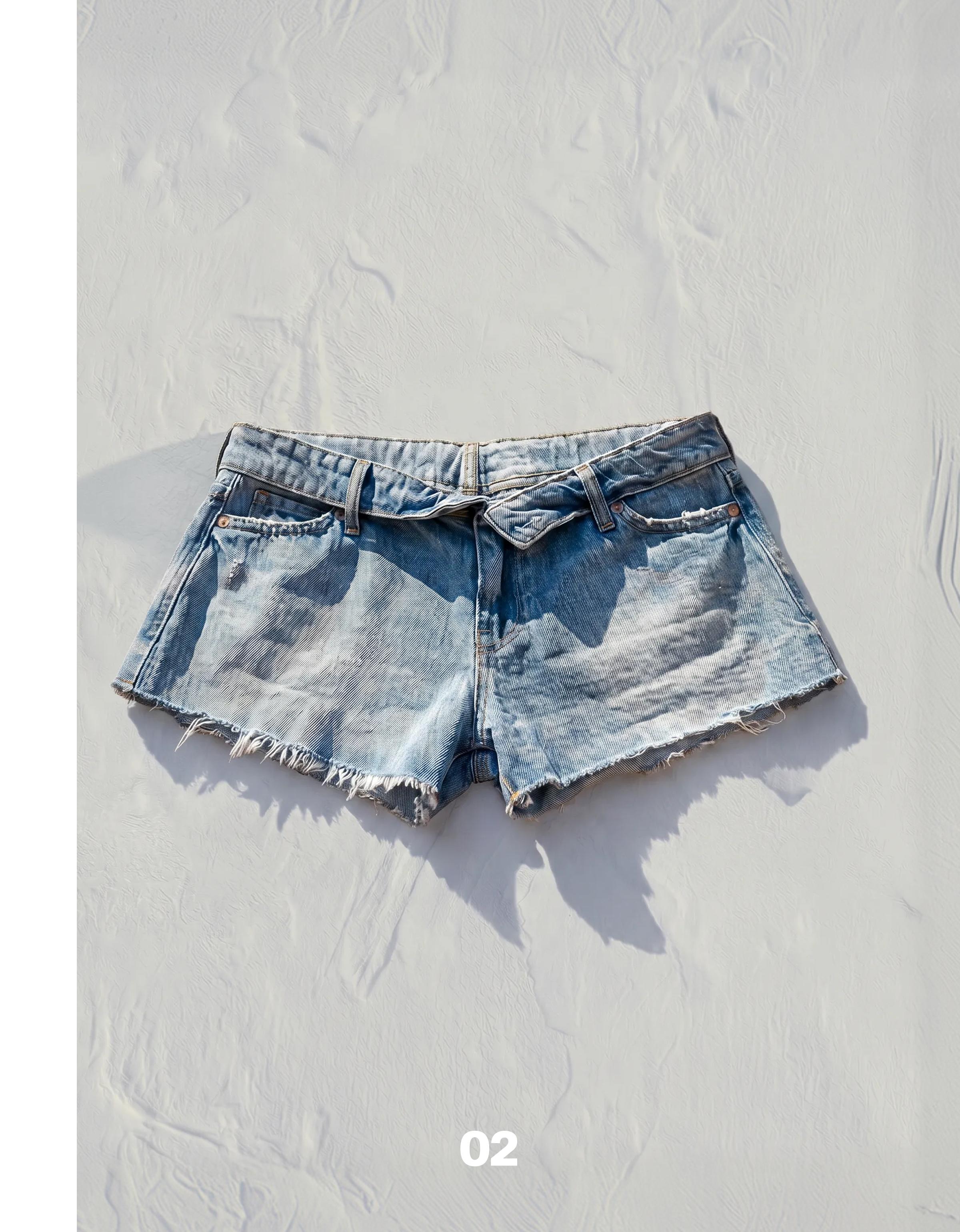 Mini shorts with folded waist — Light blue