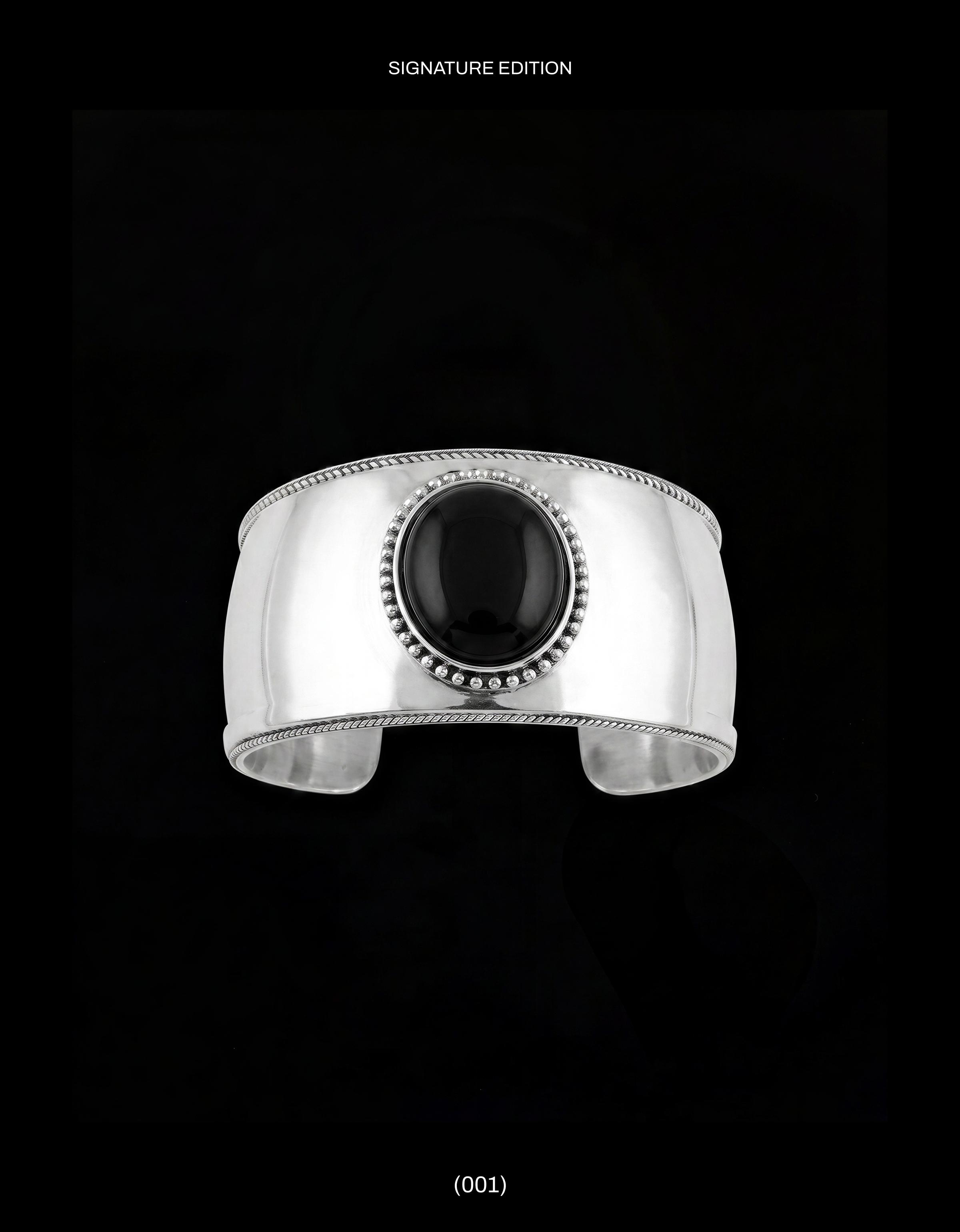 Oval stone bangle — Silver