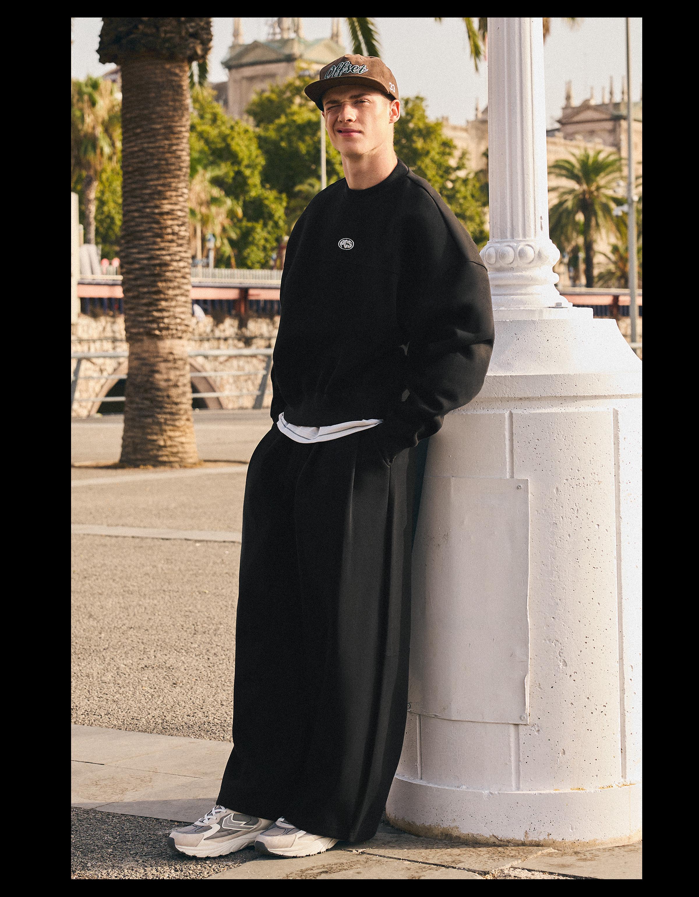 Super baggy pleated trousers — Black