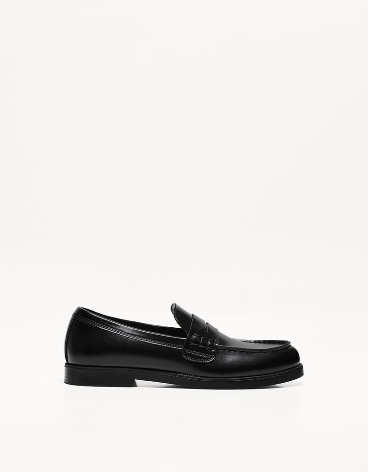 Loafers with thin sole