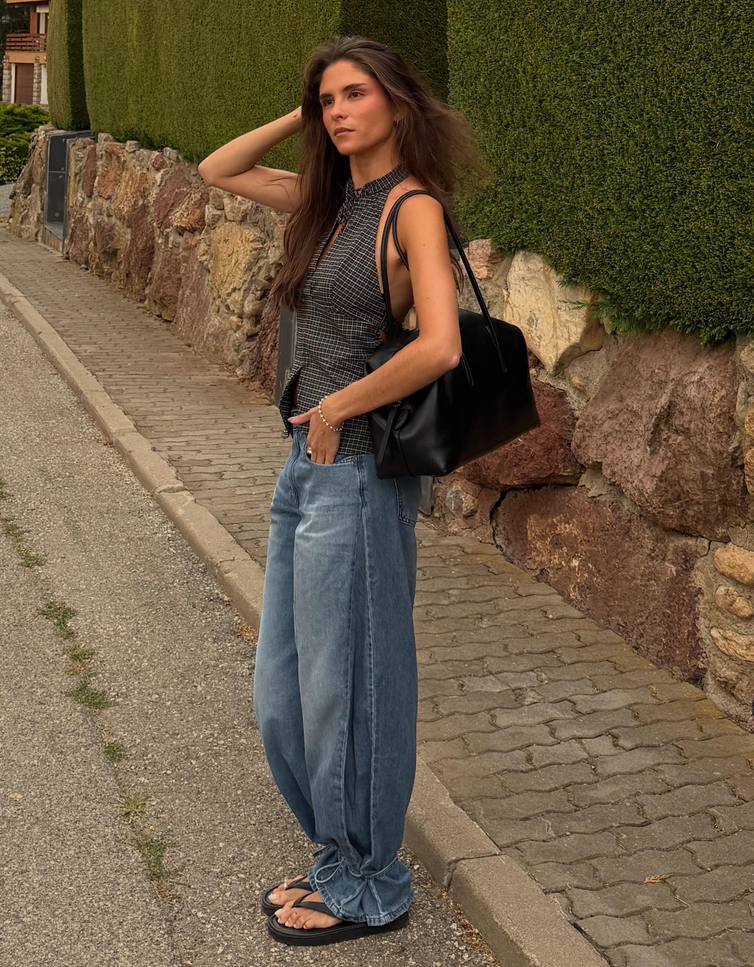 High-waist barrel jeans with ties — Light blue