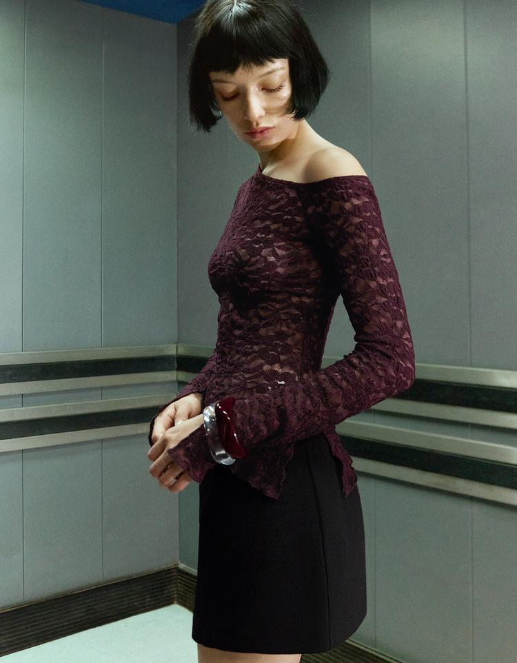 Long sleeve blonde lace top