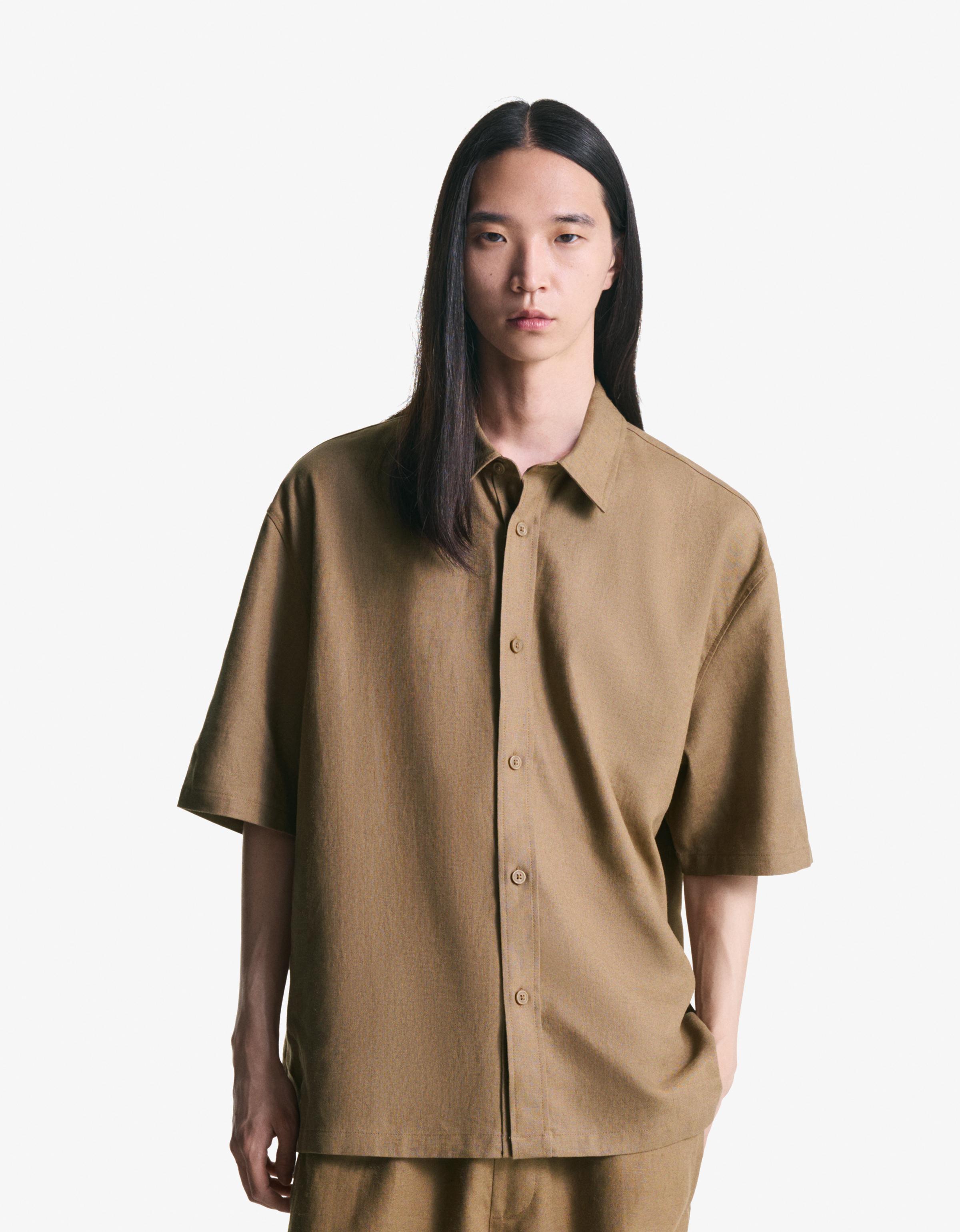 Bershka Kurzarmhemd Mit Leinenanteil Herren S Camel