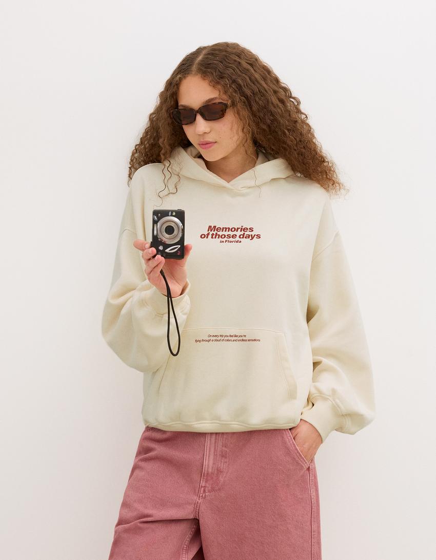 Bluza z kapturem i nadrukiem-Kremowy-1