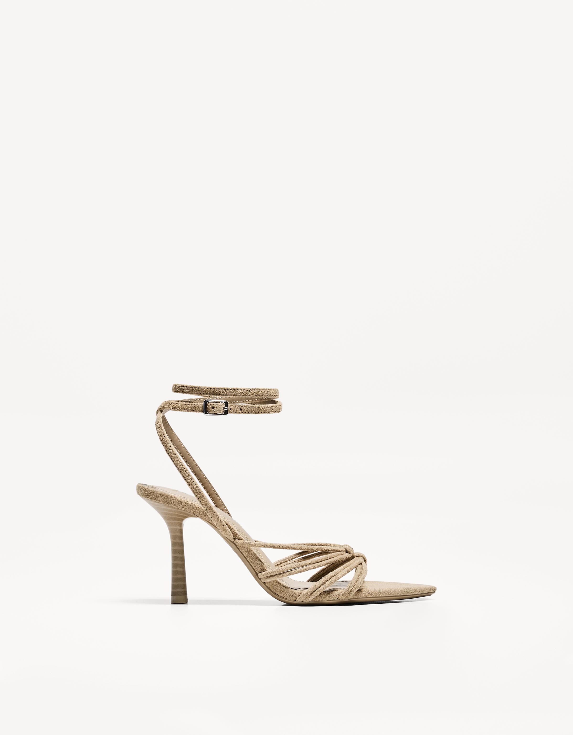 Bershka Riemchensandalen Mit Absatz Und Knöchelriemchen Damen 36 Sandfarbe