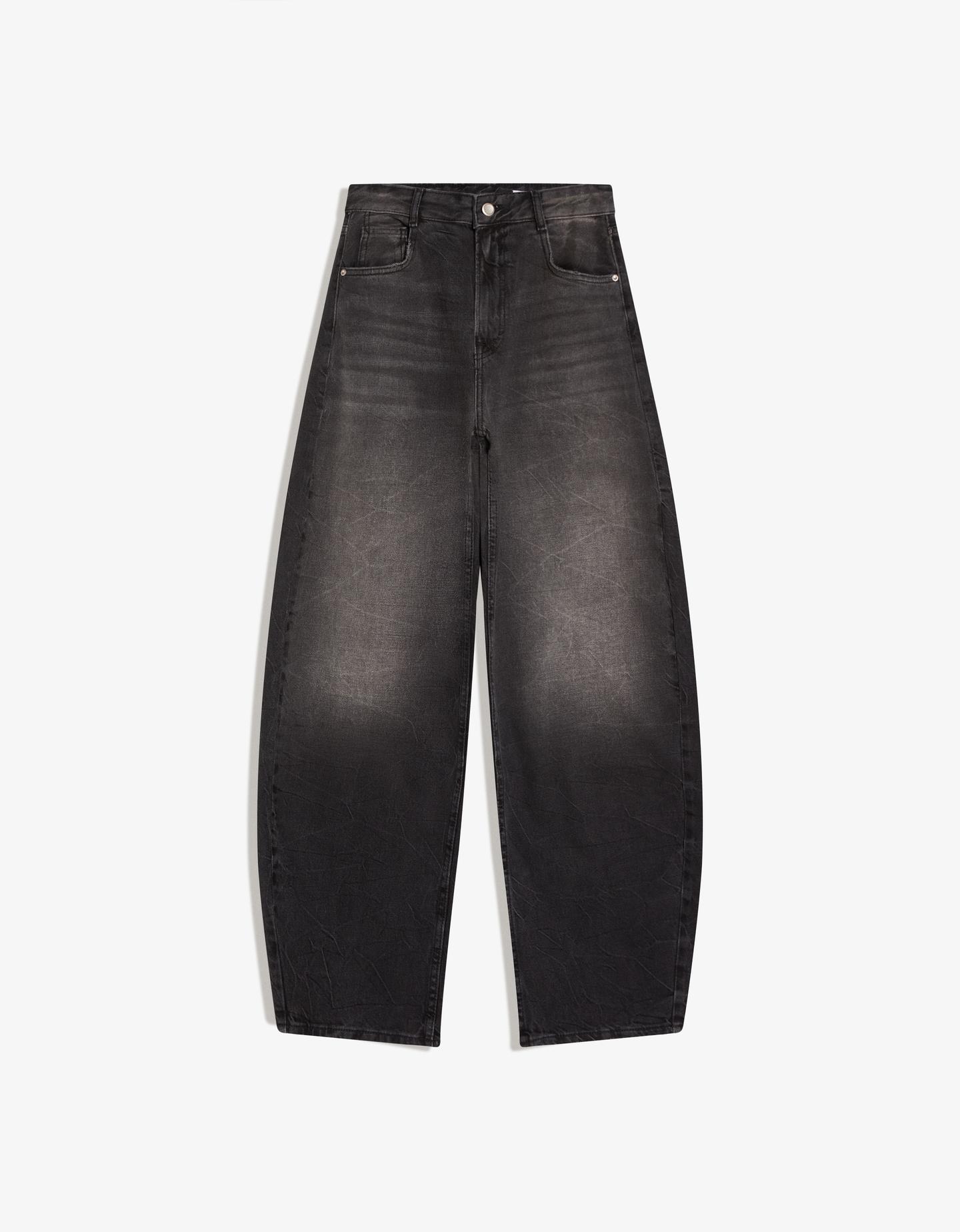 Bershka jeansy o kroju barrel czarny