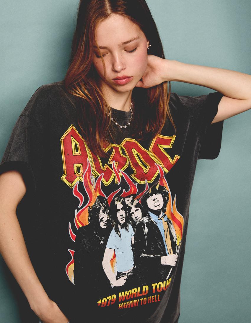 Kısa kollu AC/DC desenli t-shirt-Gri-2