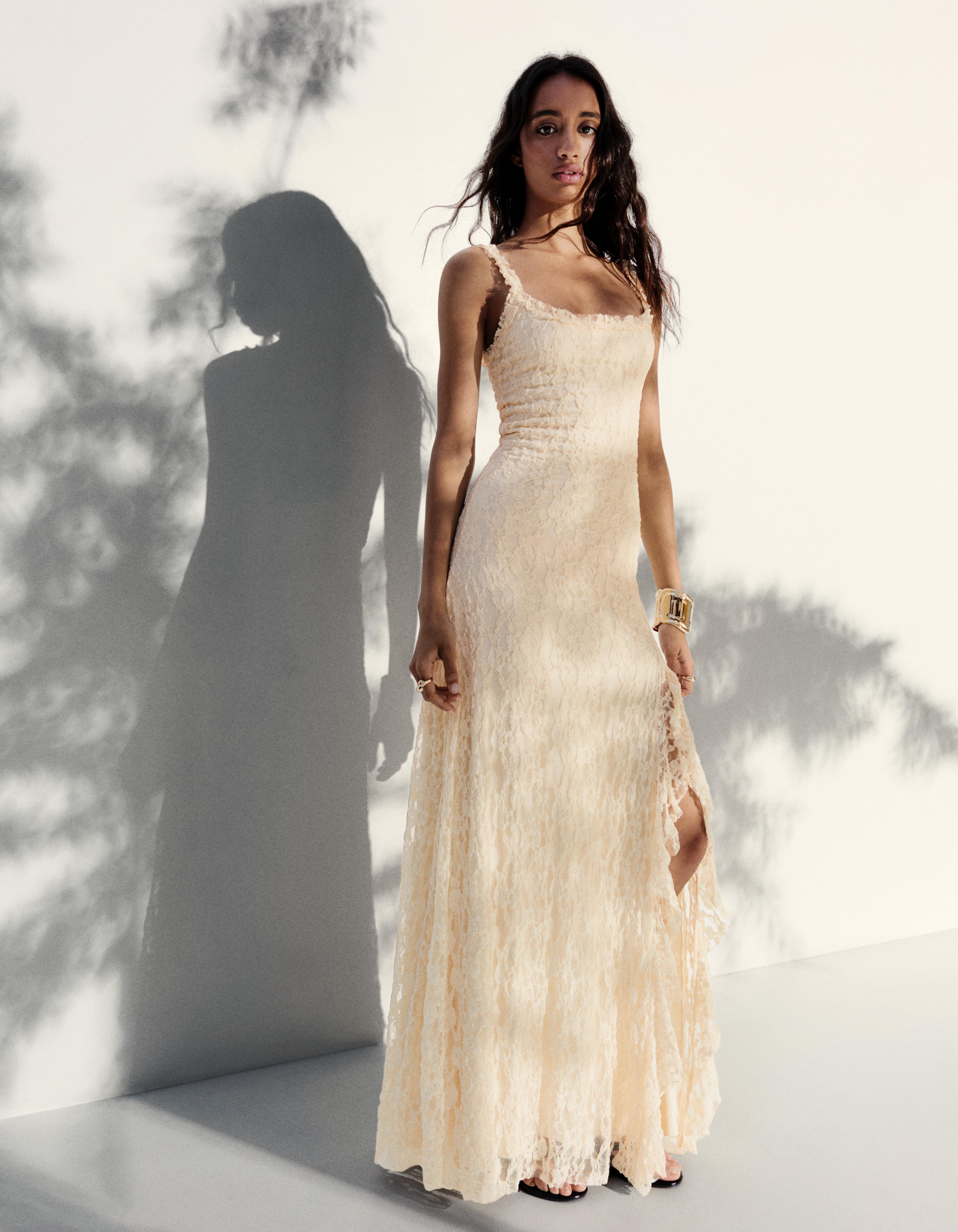 Lace midi dress — Cream