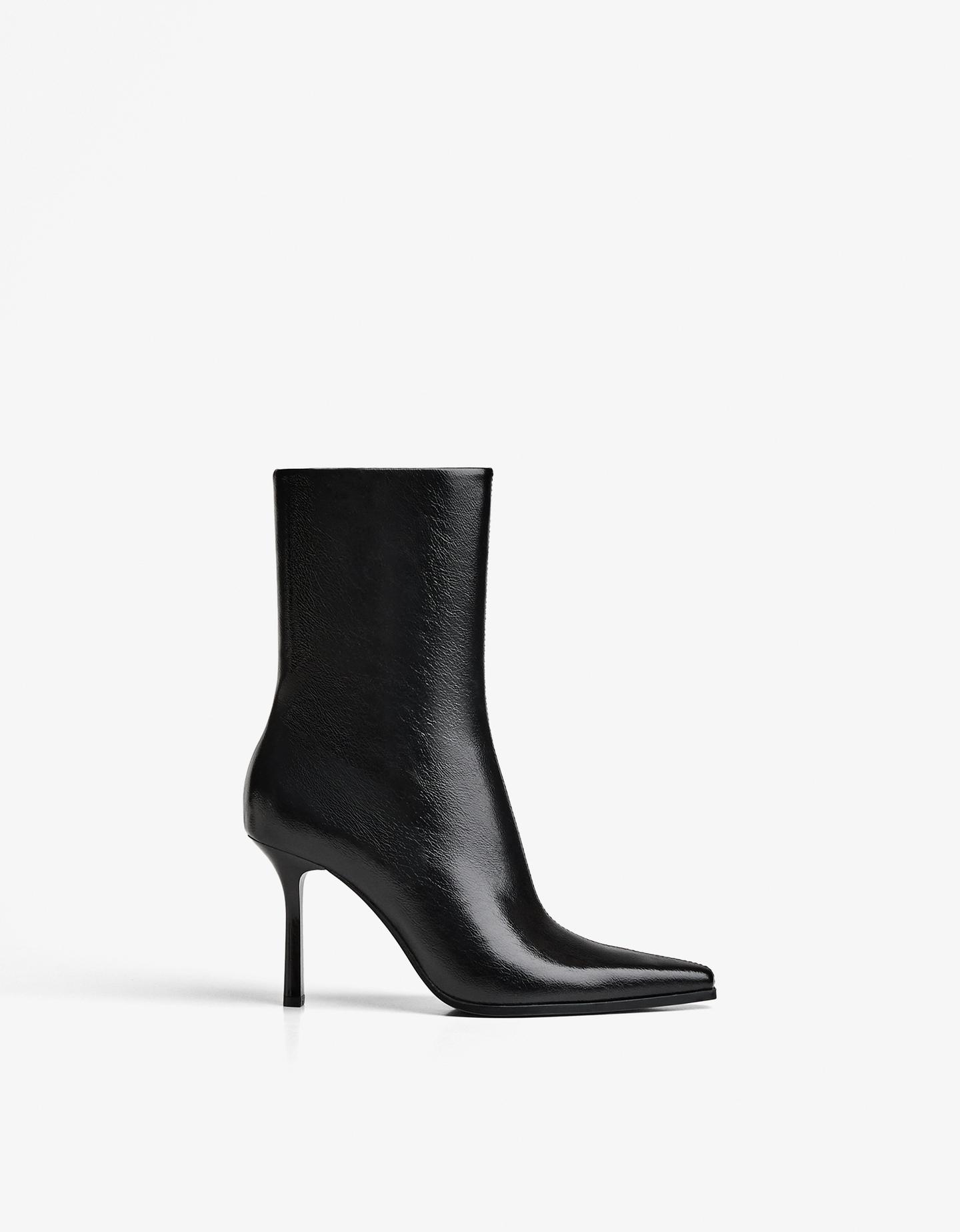 Bershka botki na obcasie czarny