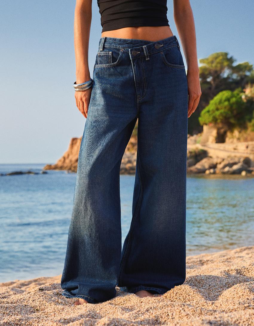 Jeansy wide leg ze skrzyżowanym pasem-Niebieski