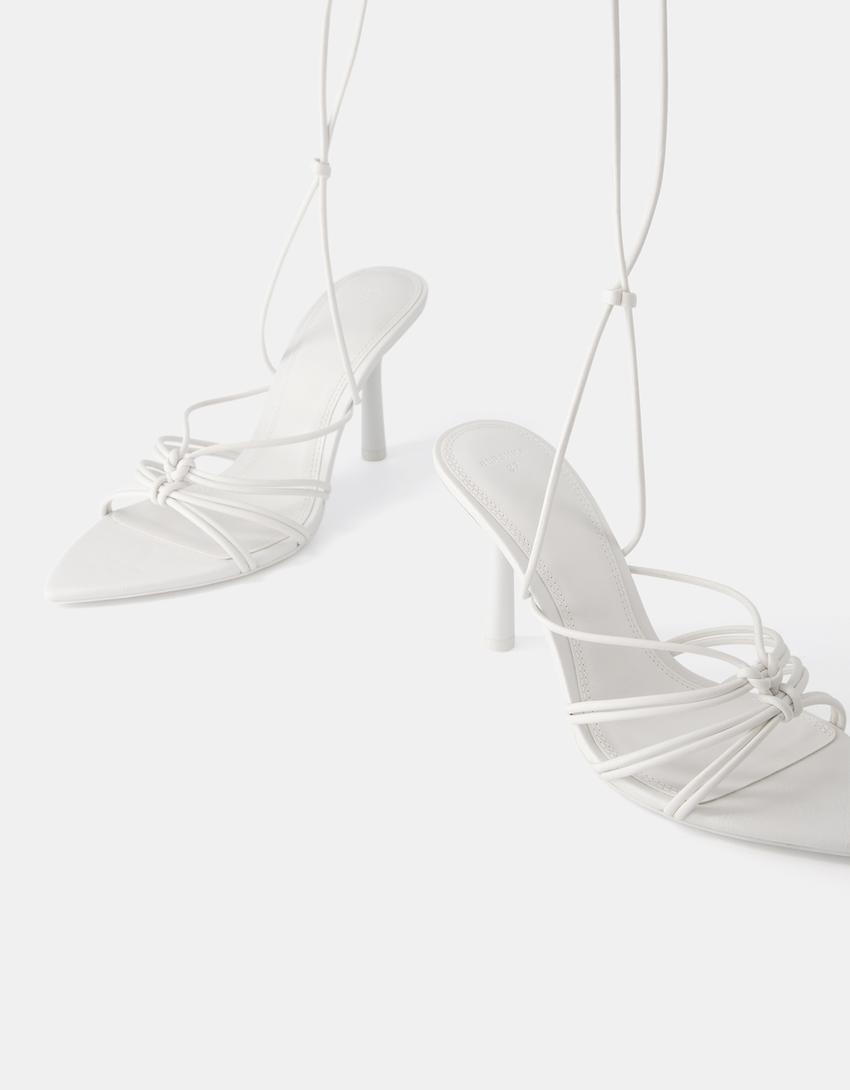 Sandali kovinskega sijaja s paščki in peto-BELA