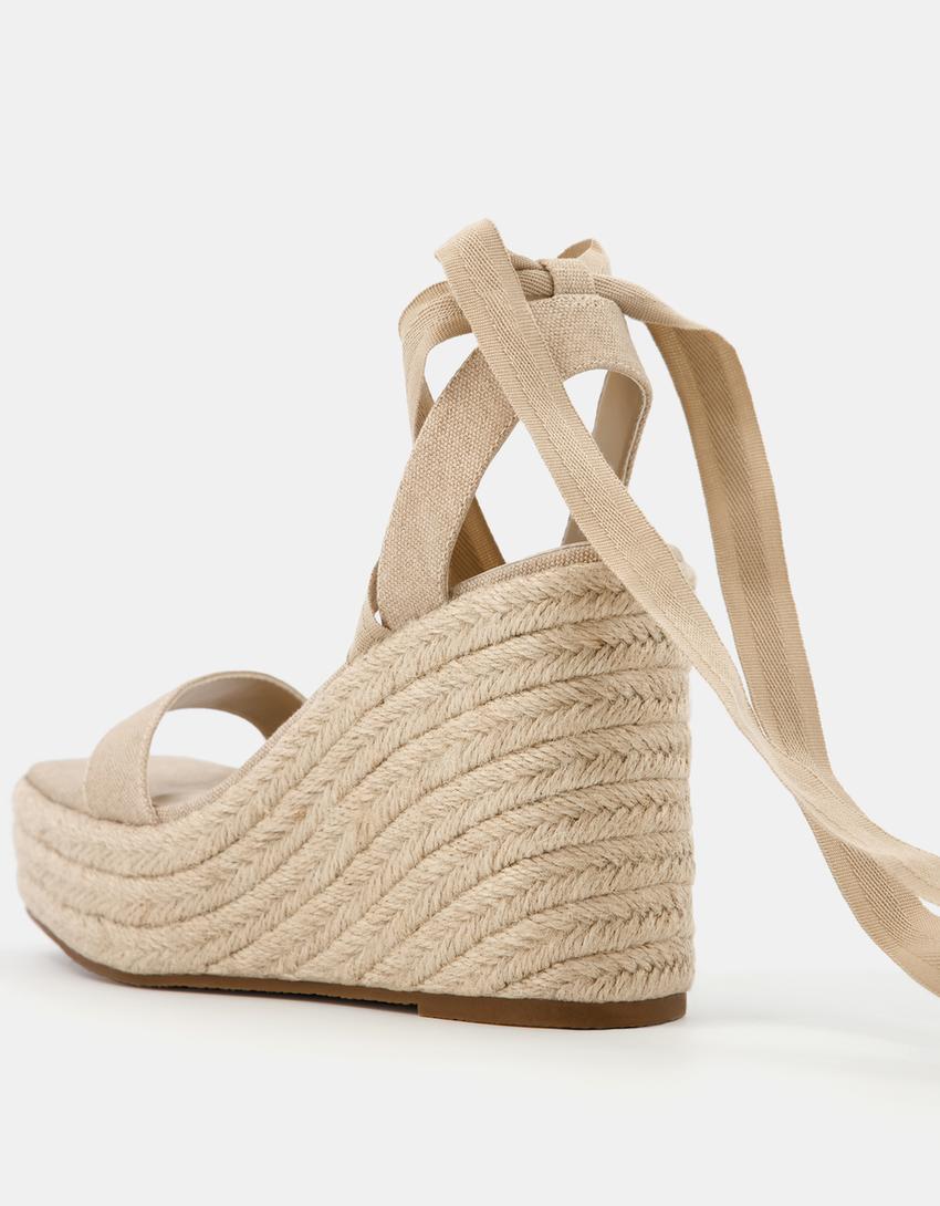 Bağcıklı ve jüt dolgu topuklu ayakkabı-EKRU-2