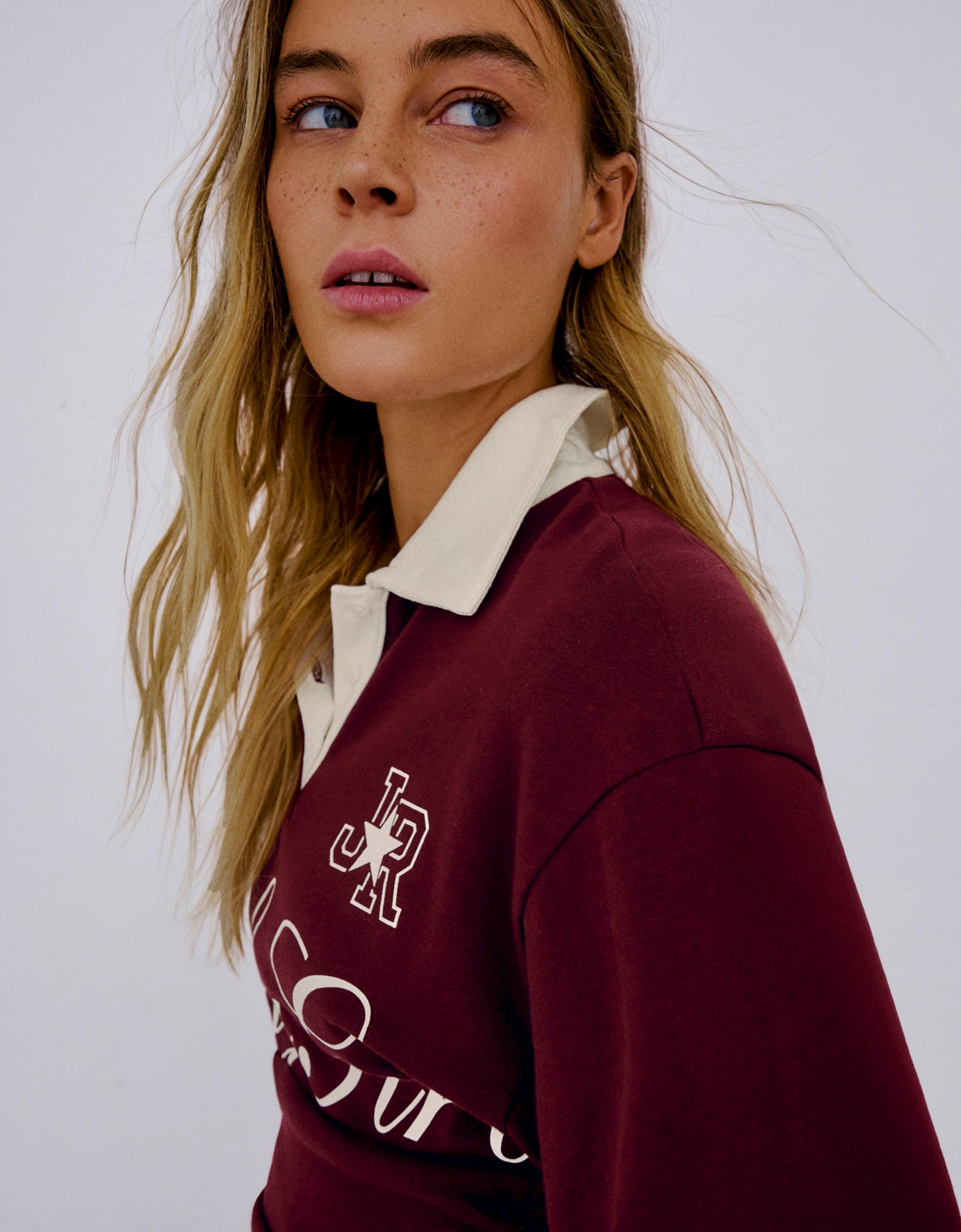 Short sleeve sash print polo shirt — Burgundy