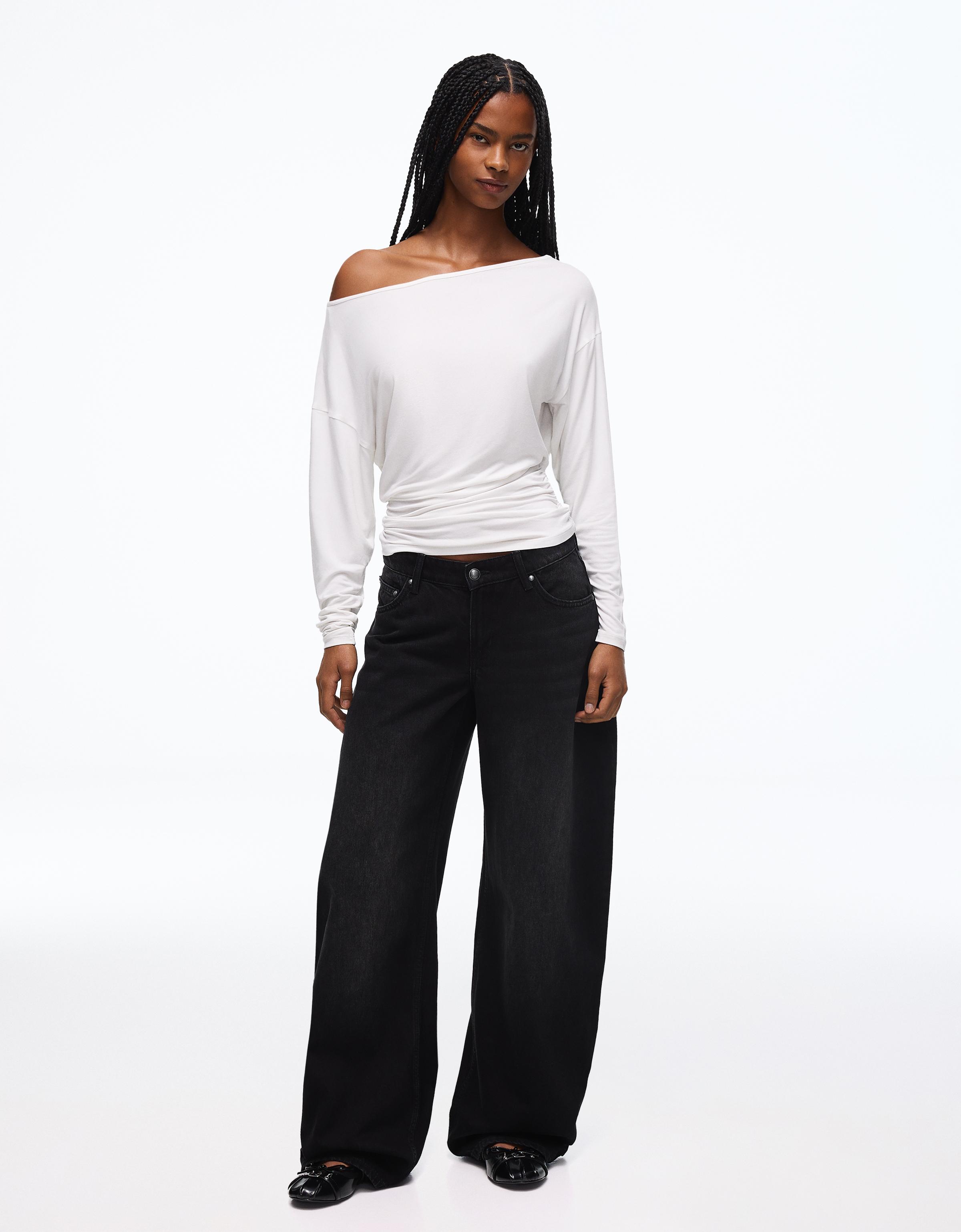 Asymmetric neck long-sleeved T-shirt — Off white