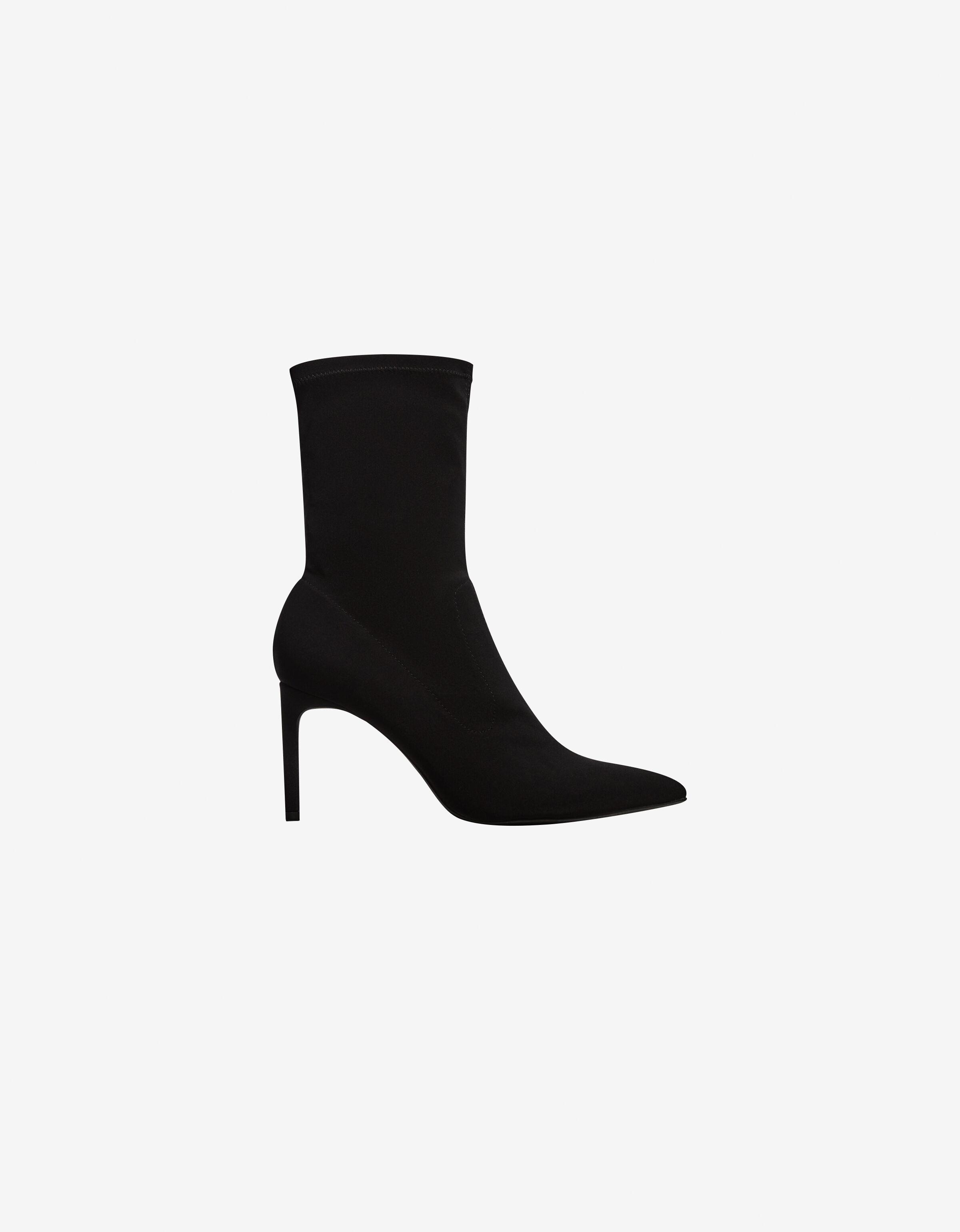 Fitted heel ankle boots — BLACK