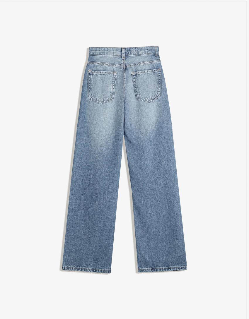 Дънки с широк крачол и декоративни скъсвания-Синьо с избелял ефект