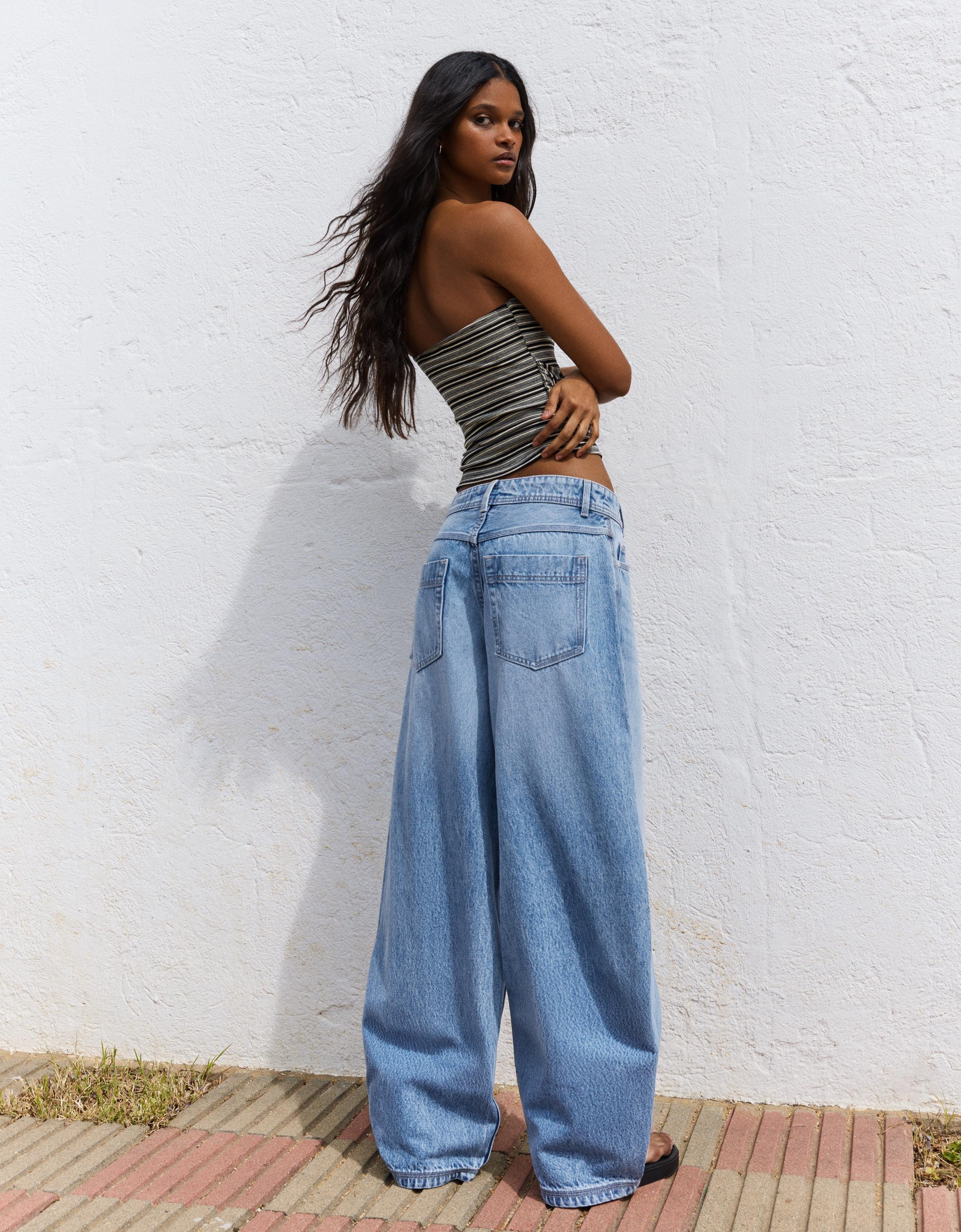 Düşük bel, önü düğmeli, geniş paça barrel jean - Görsel 4