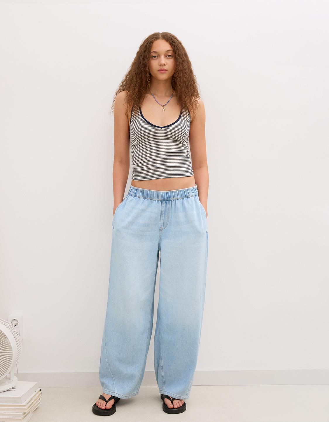 Barrel jeans with elasticated waistband