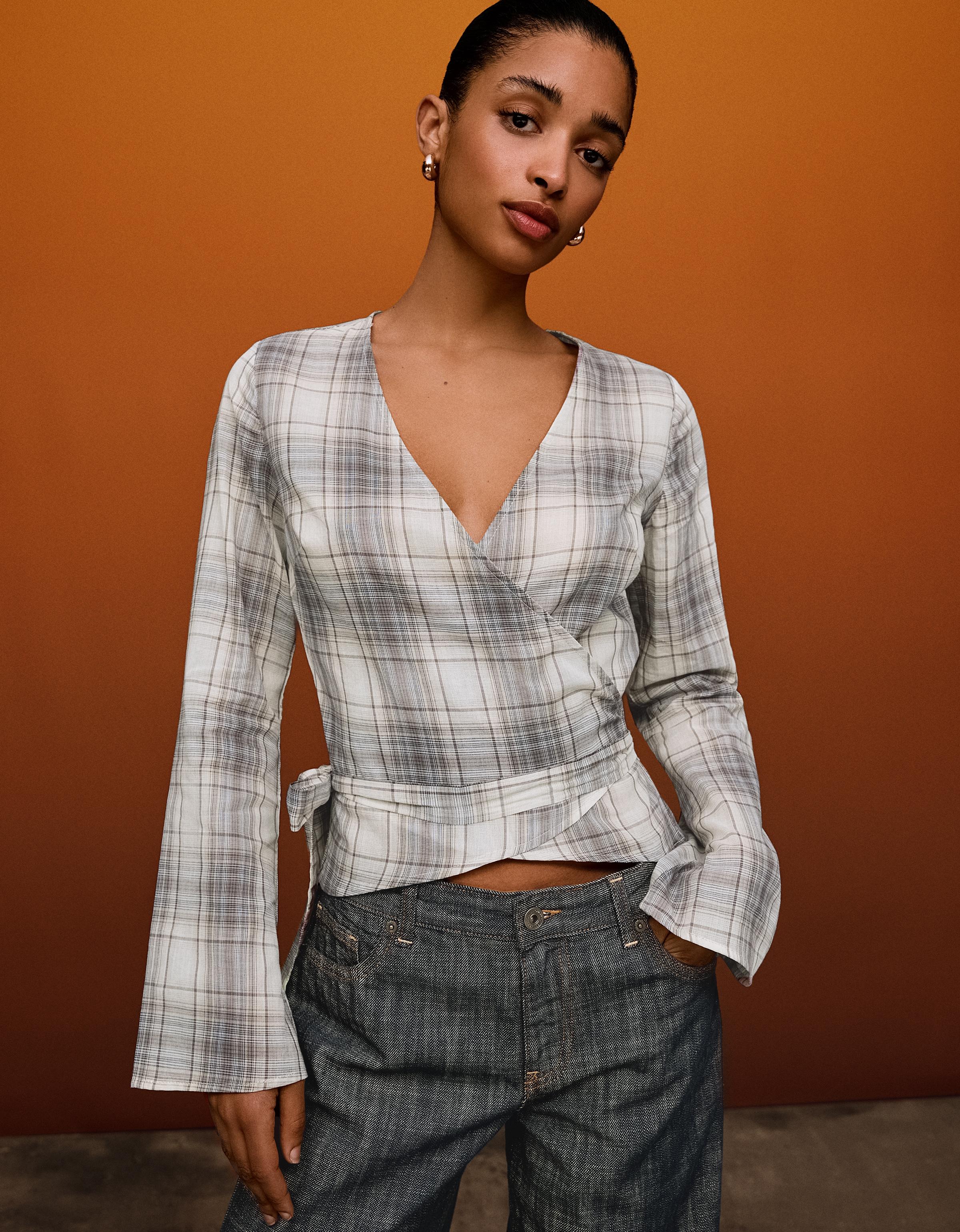 Kruvaze desenli bluz - Görsel 3