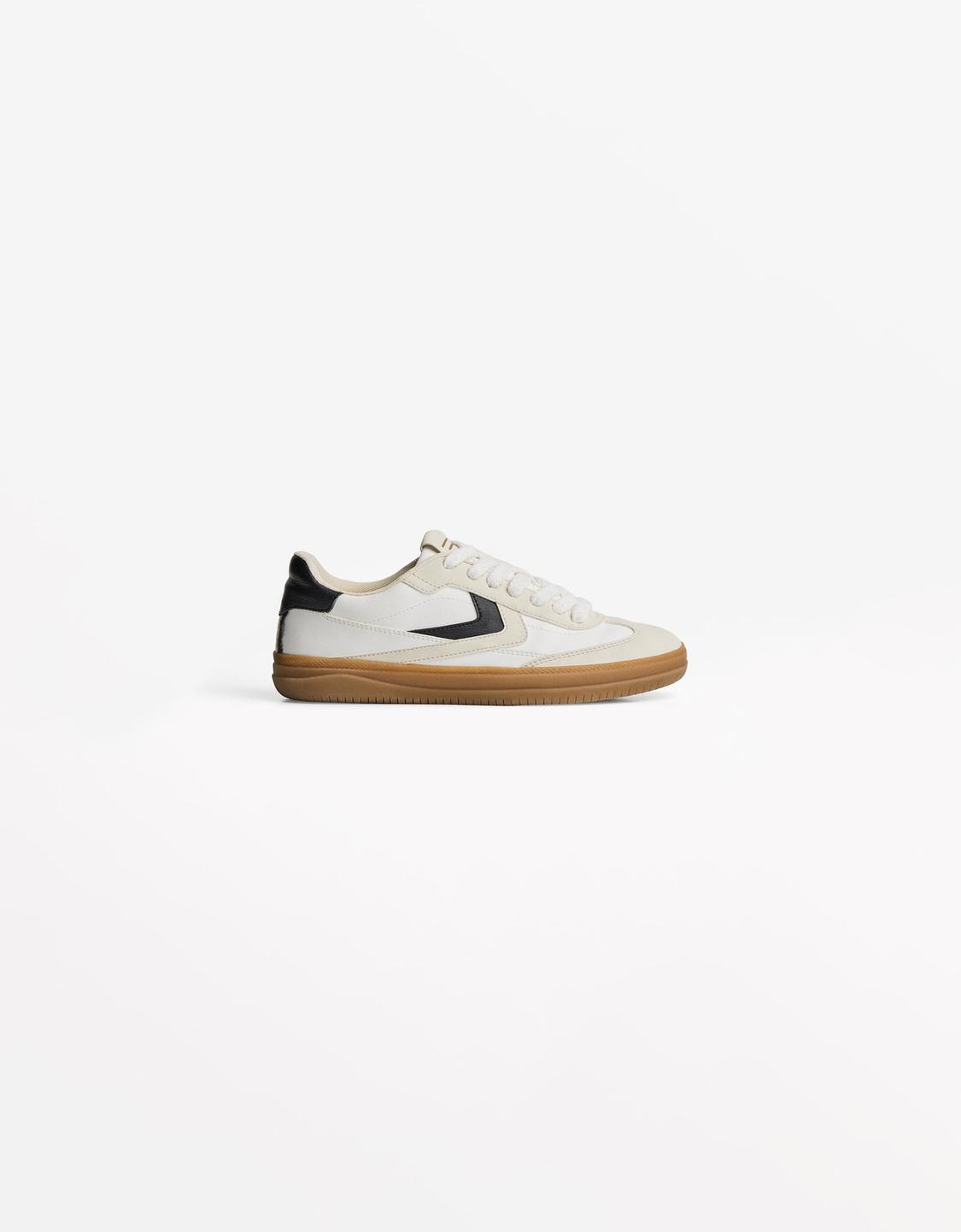 Retro trainers with lace detail