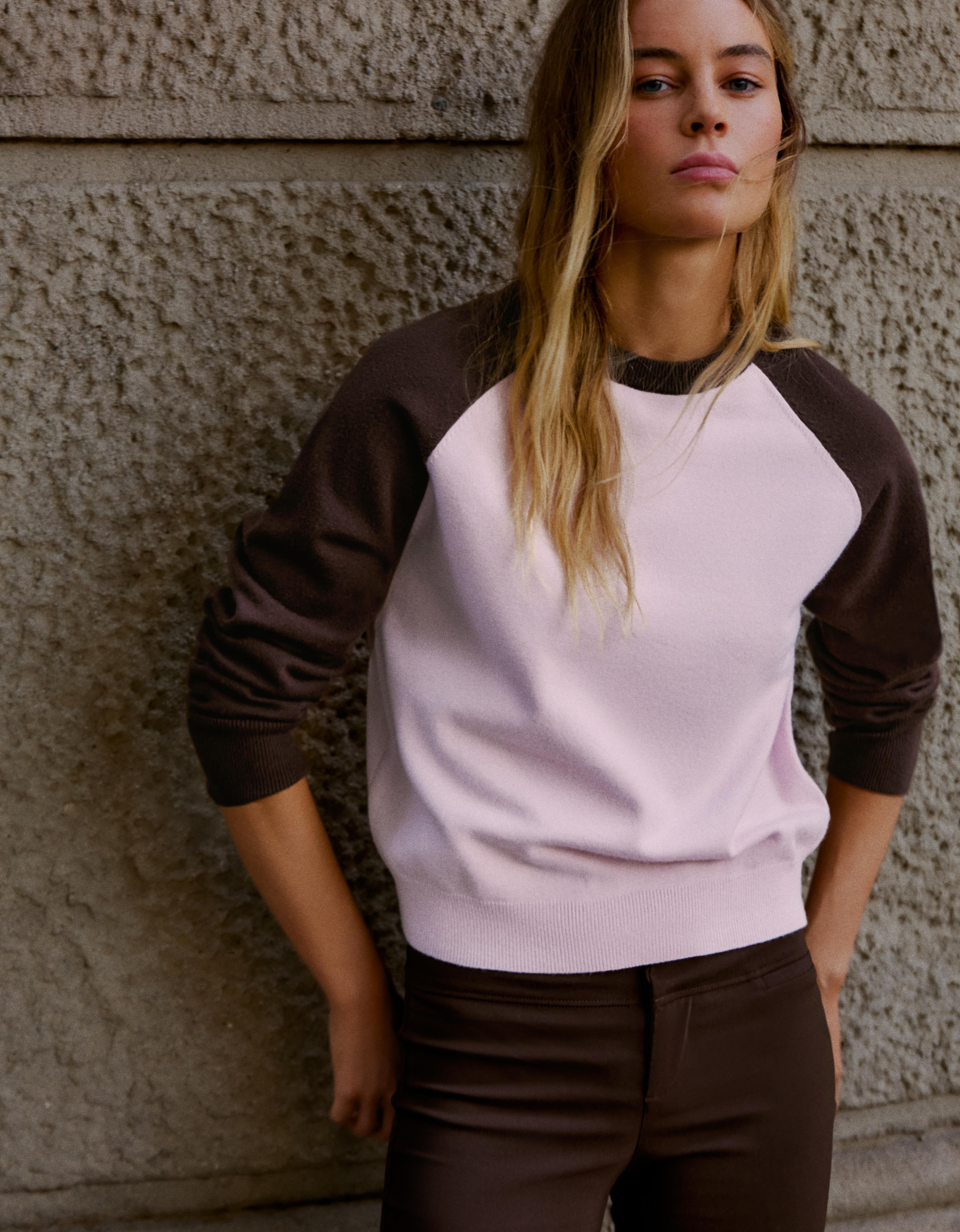 Bershka Sweter Z Okrągłym Dekoltem I Rękawami Typu Raglan Kobieta Różowy