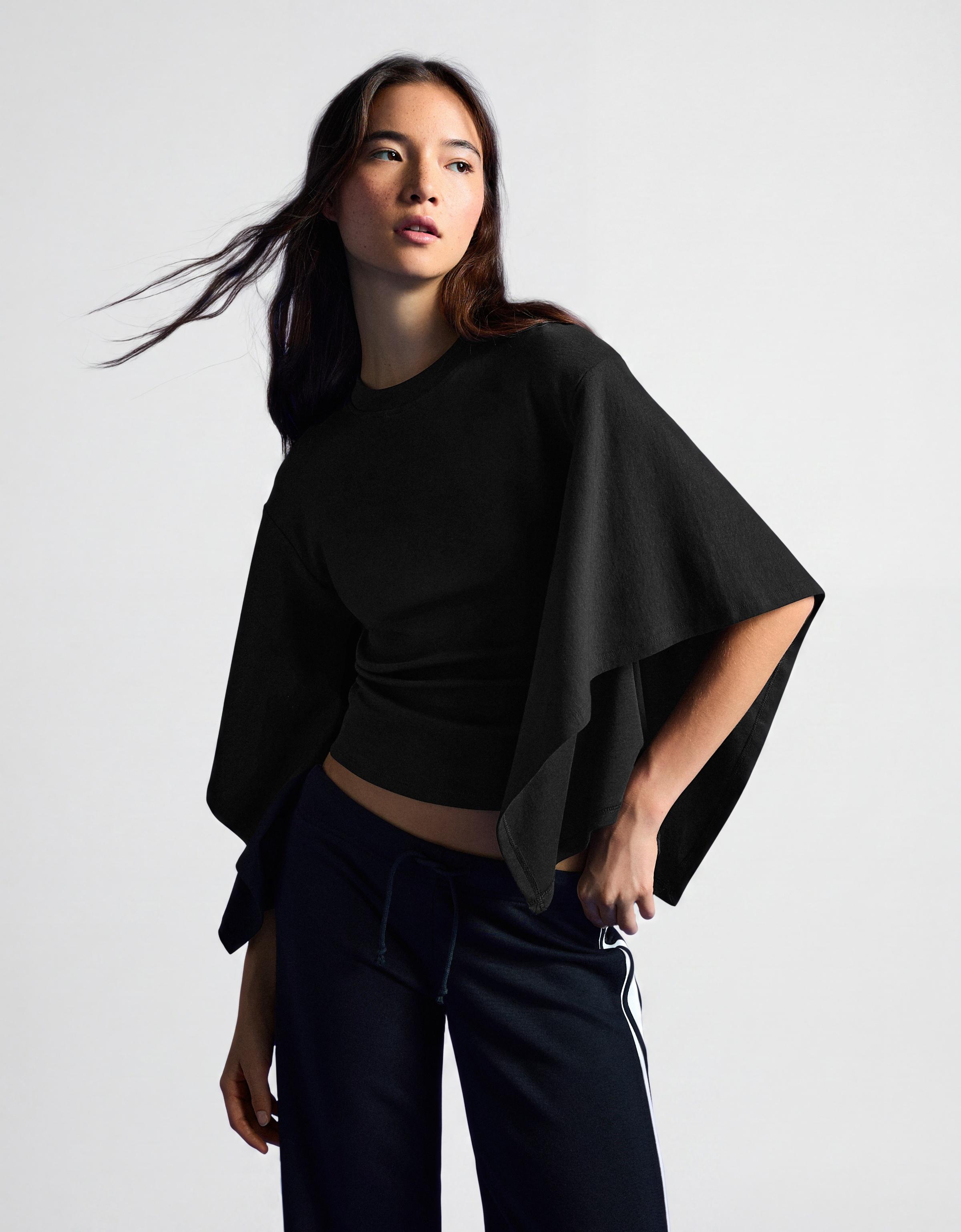 Short sleeve cape T-shirt — Black