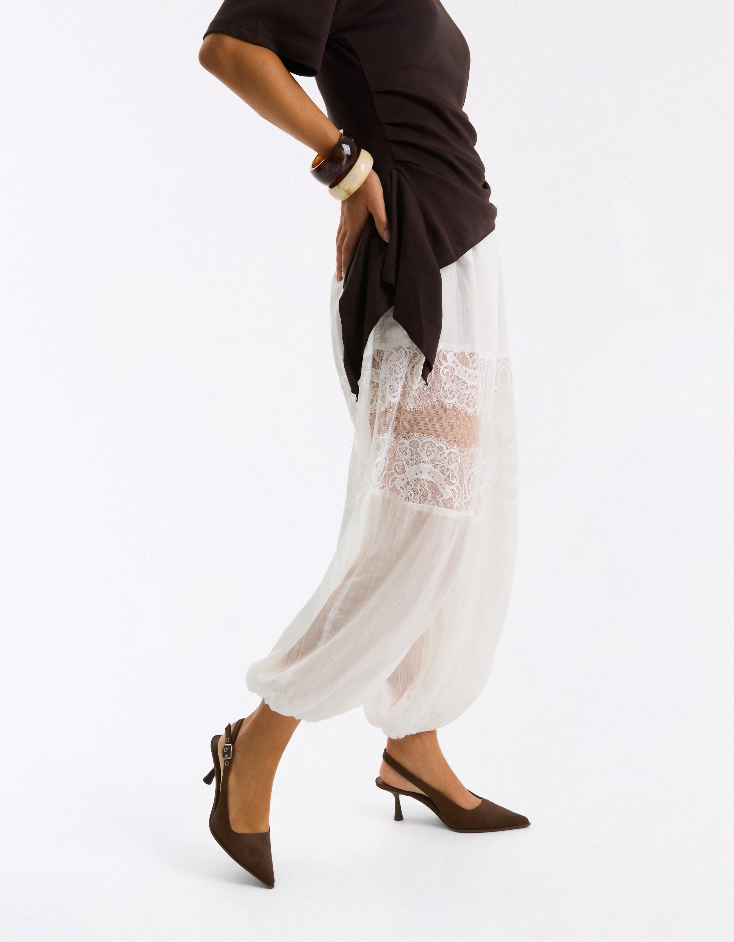 Slingback kitten heel shoes — Brown