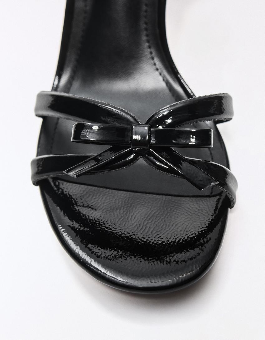 Sandali con tacco a fiocco-Nero