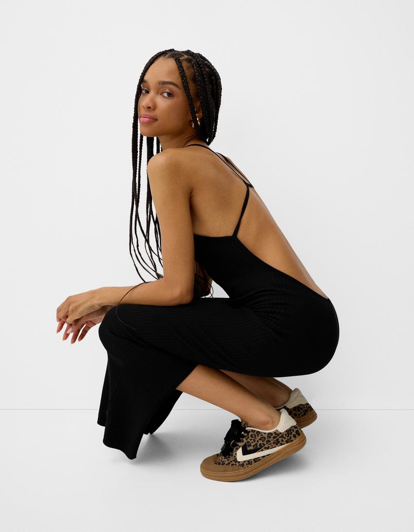 فستان ميدي بفتحة خلفية-أسود-3