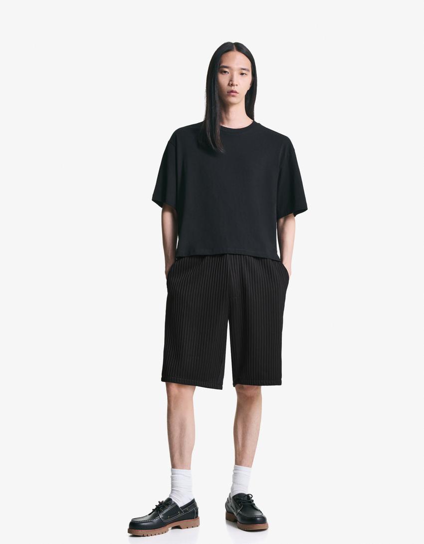 Pleated skater shorts-Black