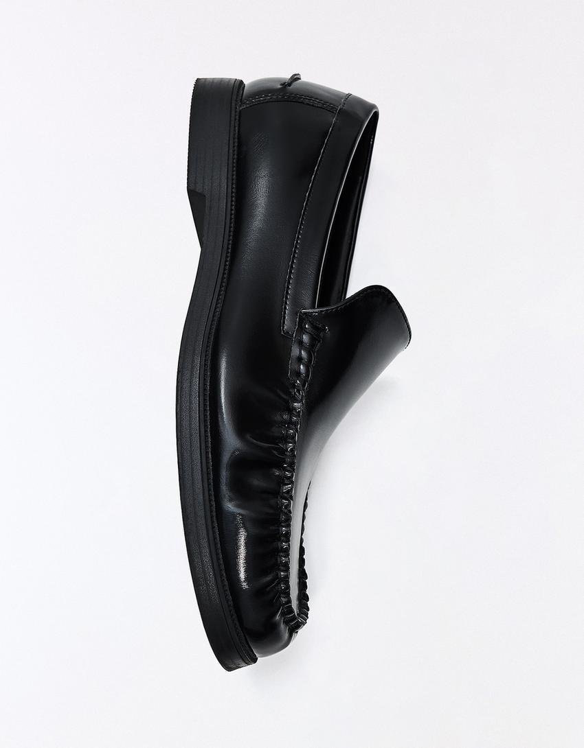 Mokasína s nabíráním-Černá