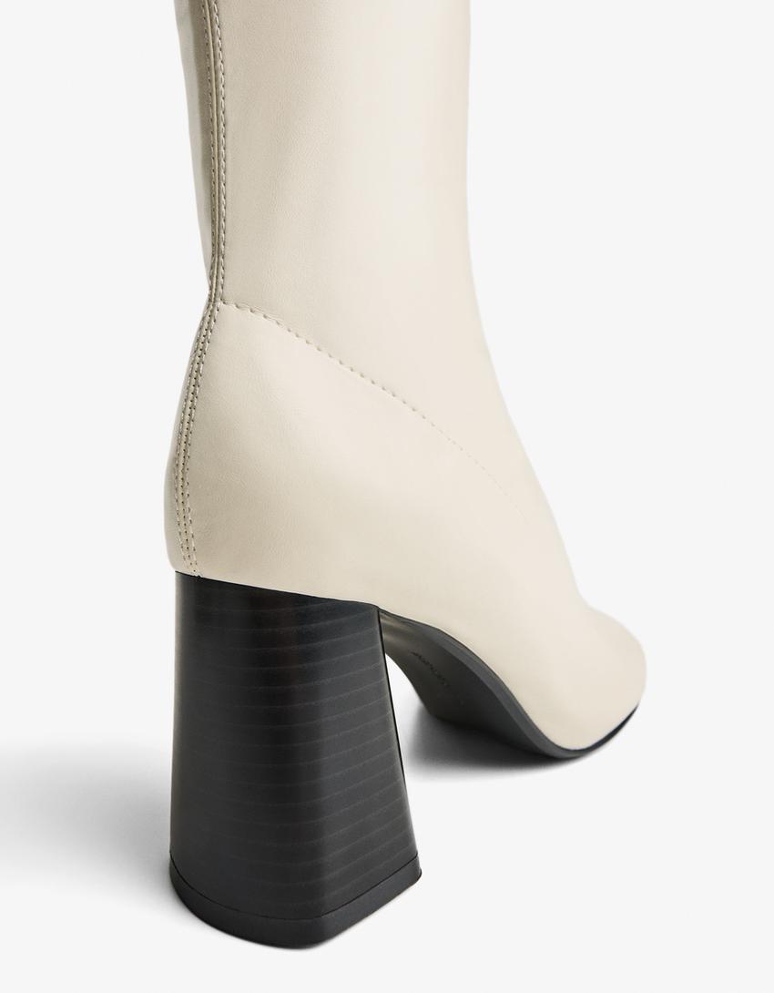Botine cu toc lat-Ecru
